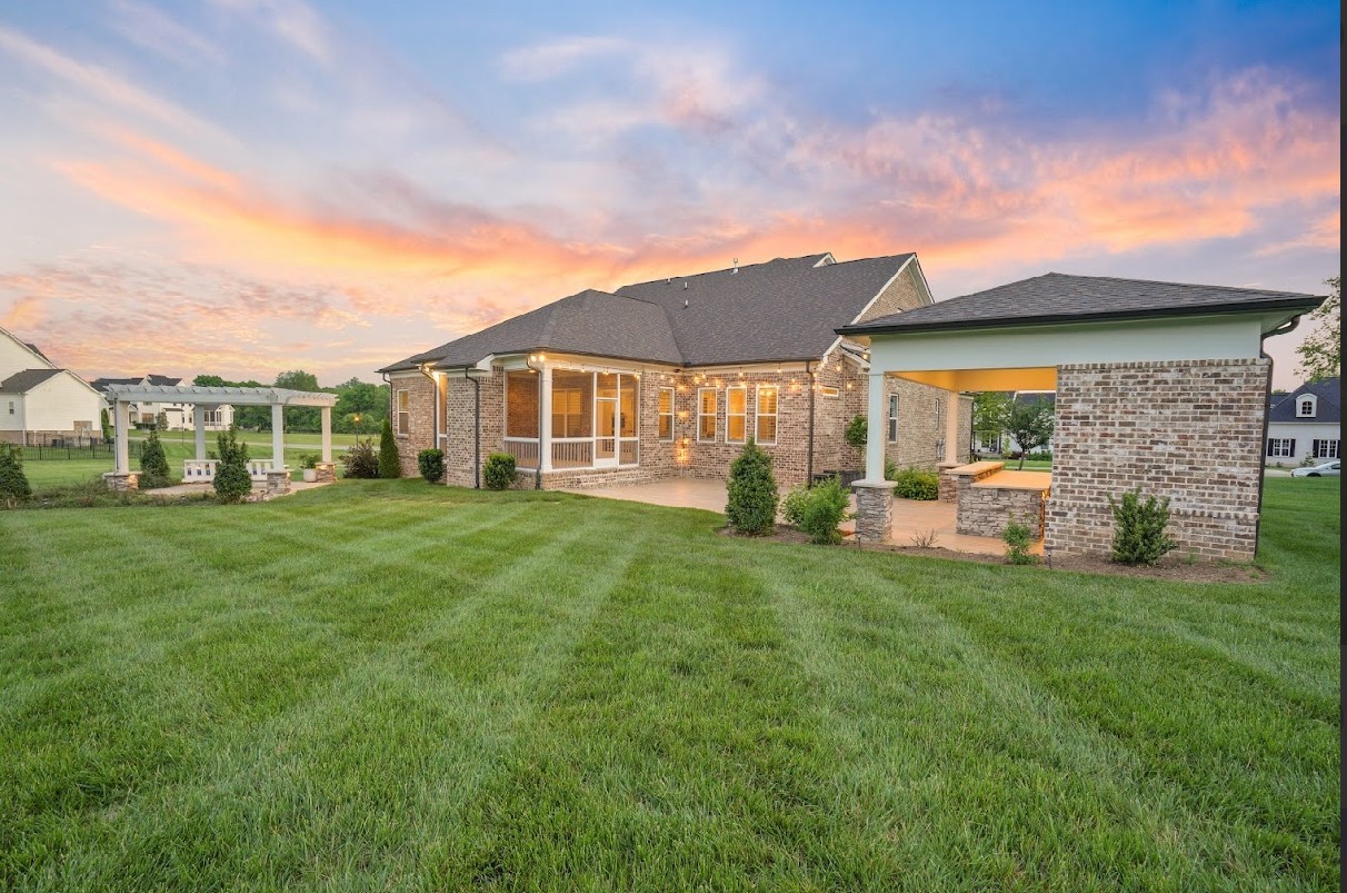 8119 Schweitzer Pl