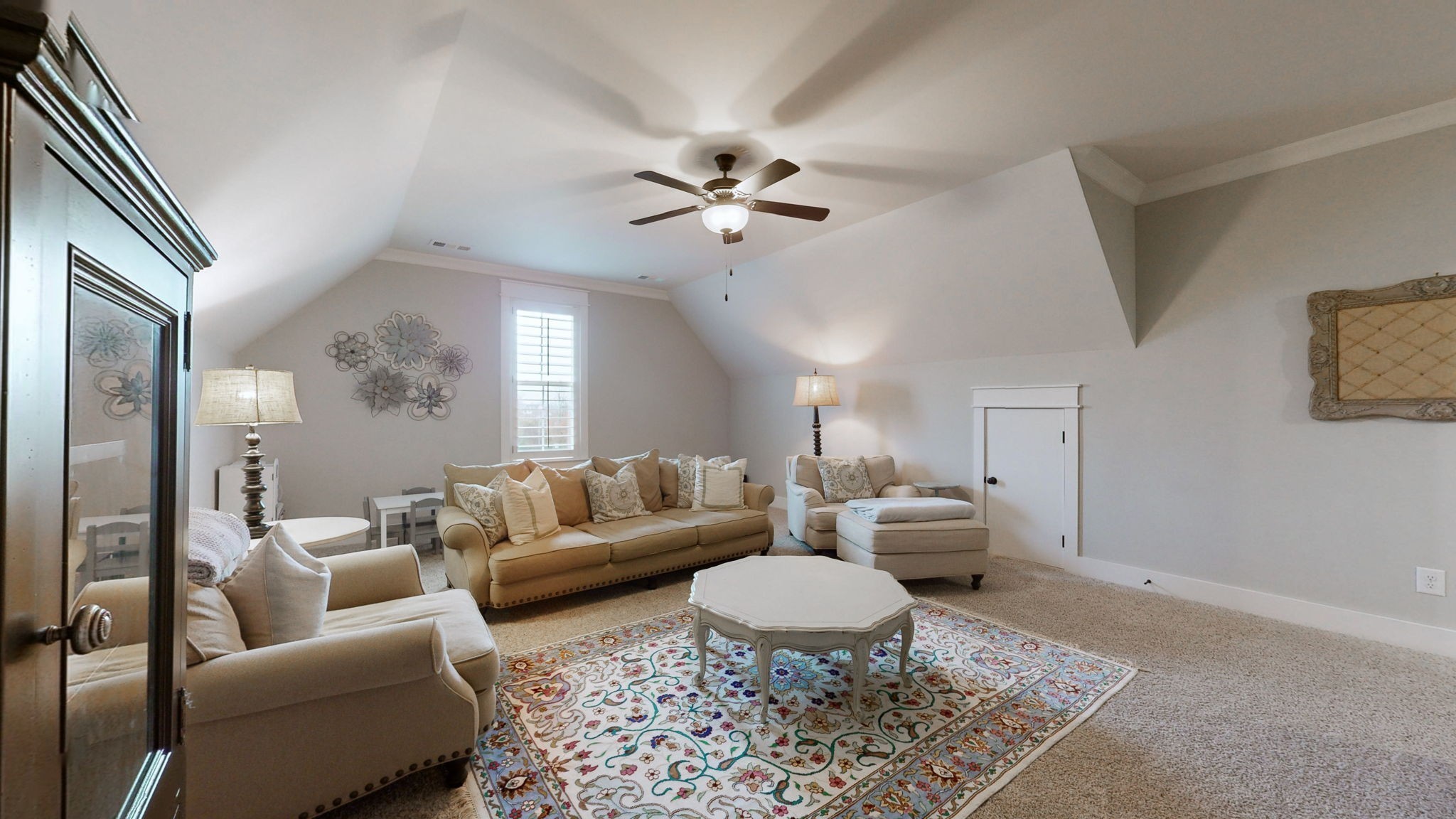 8119 Schweitzer Pl
