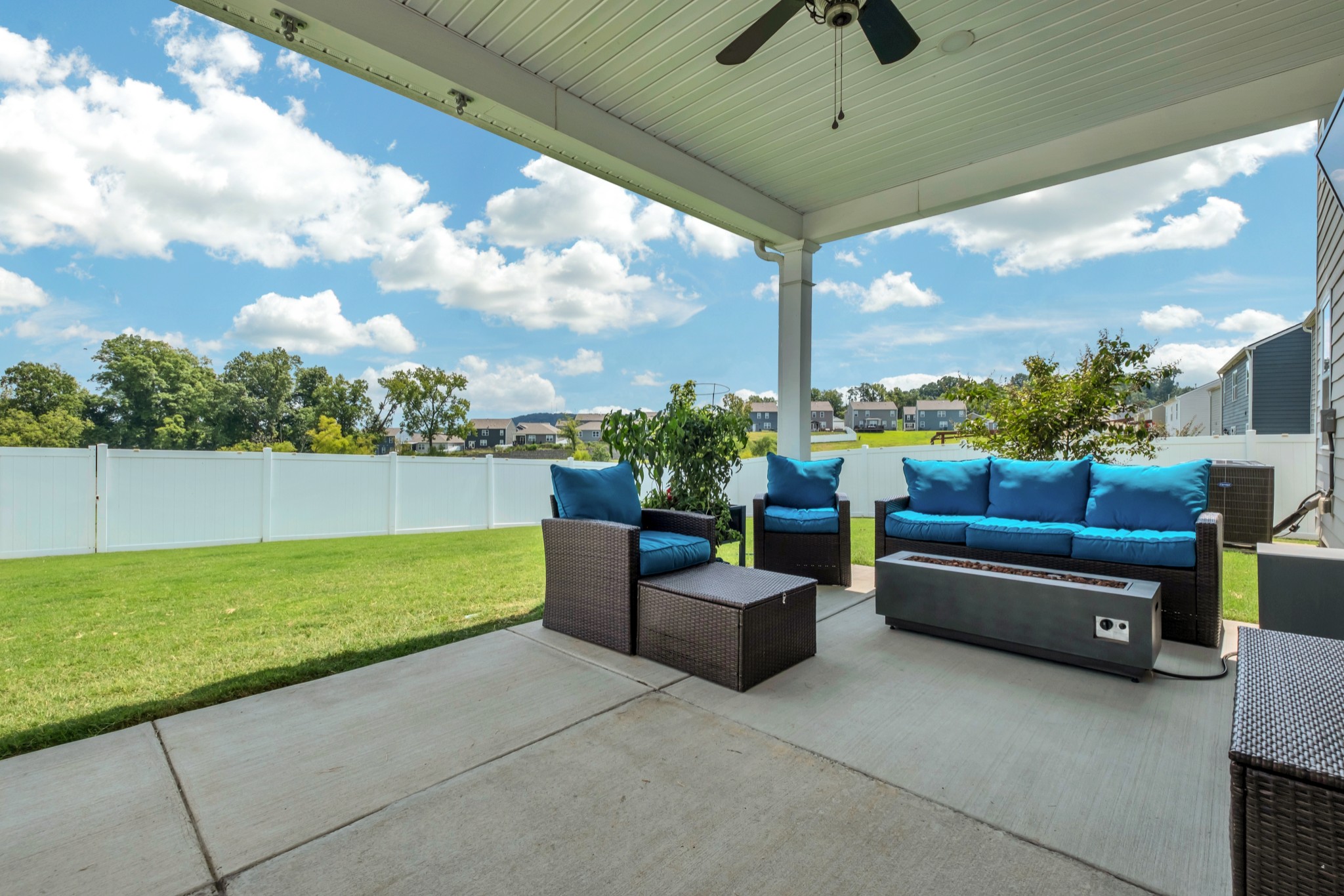 315 Redhead Ln