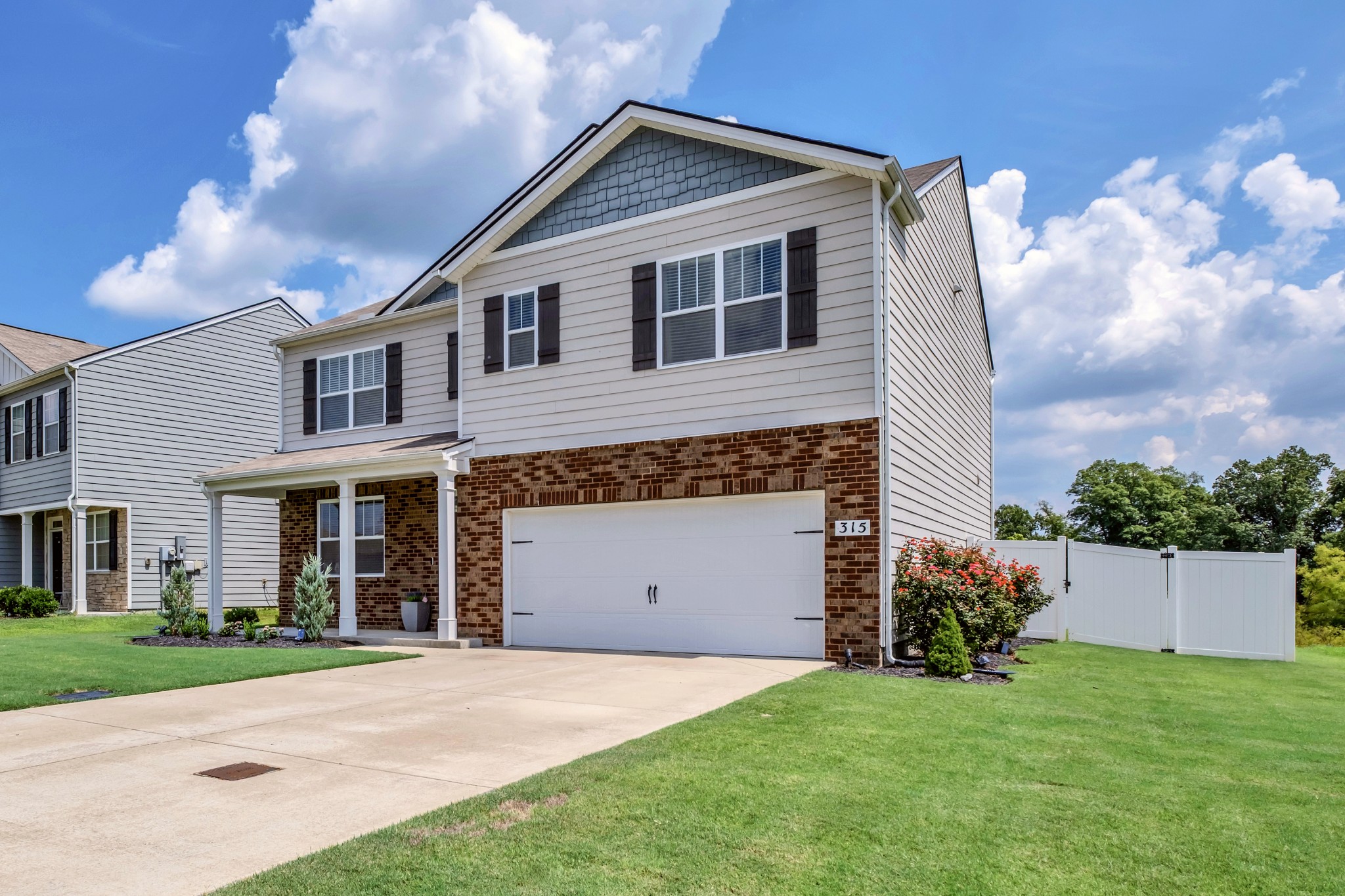 315 Redhead Ln