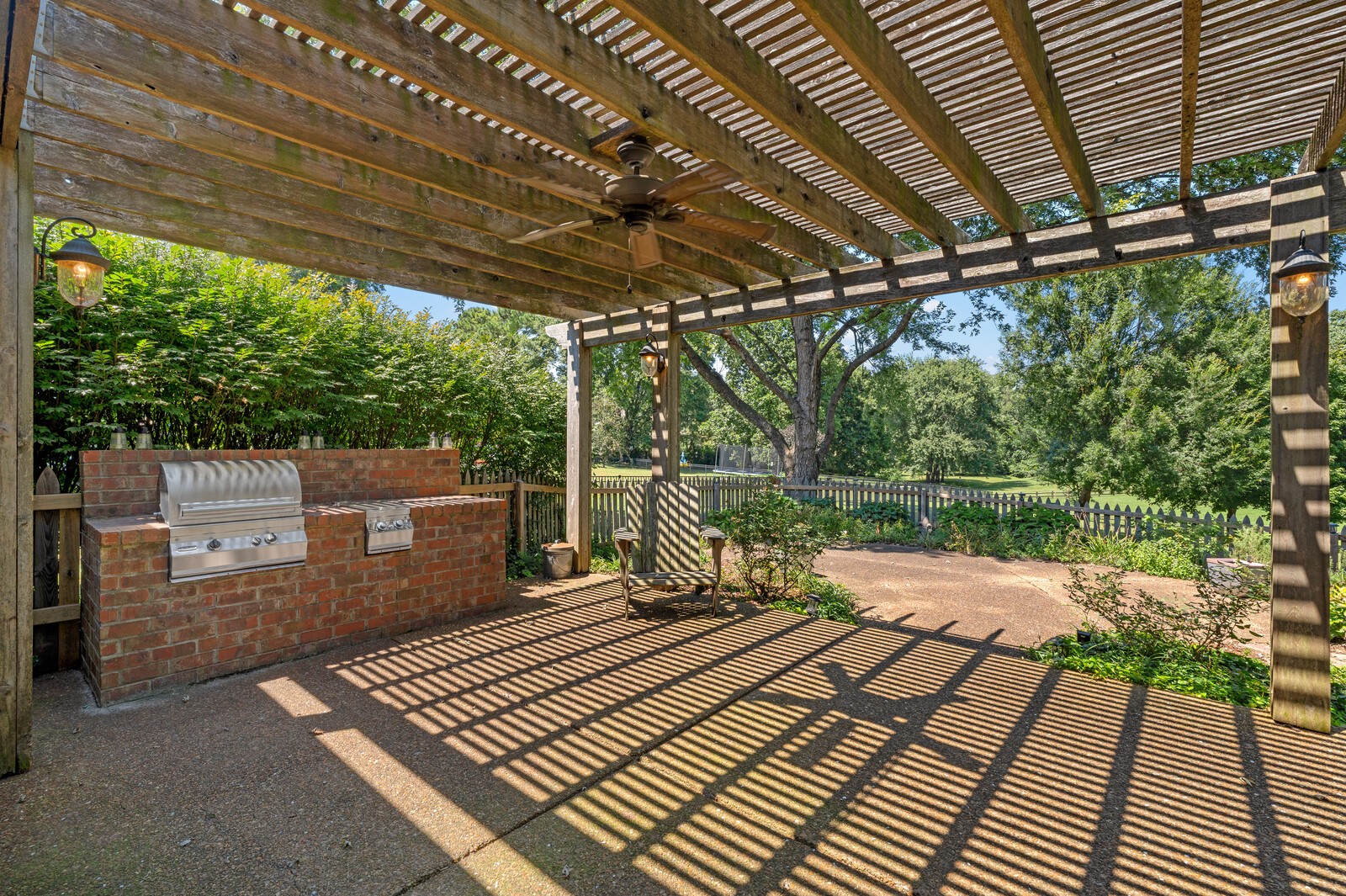 9228 Fox Run Dr