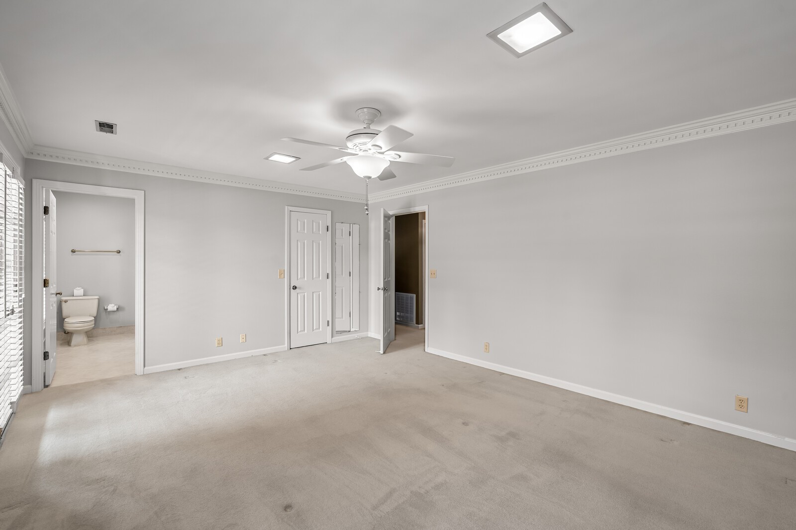 9228 Fox Run Dr