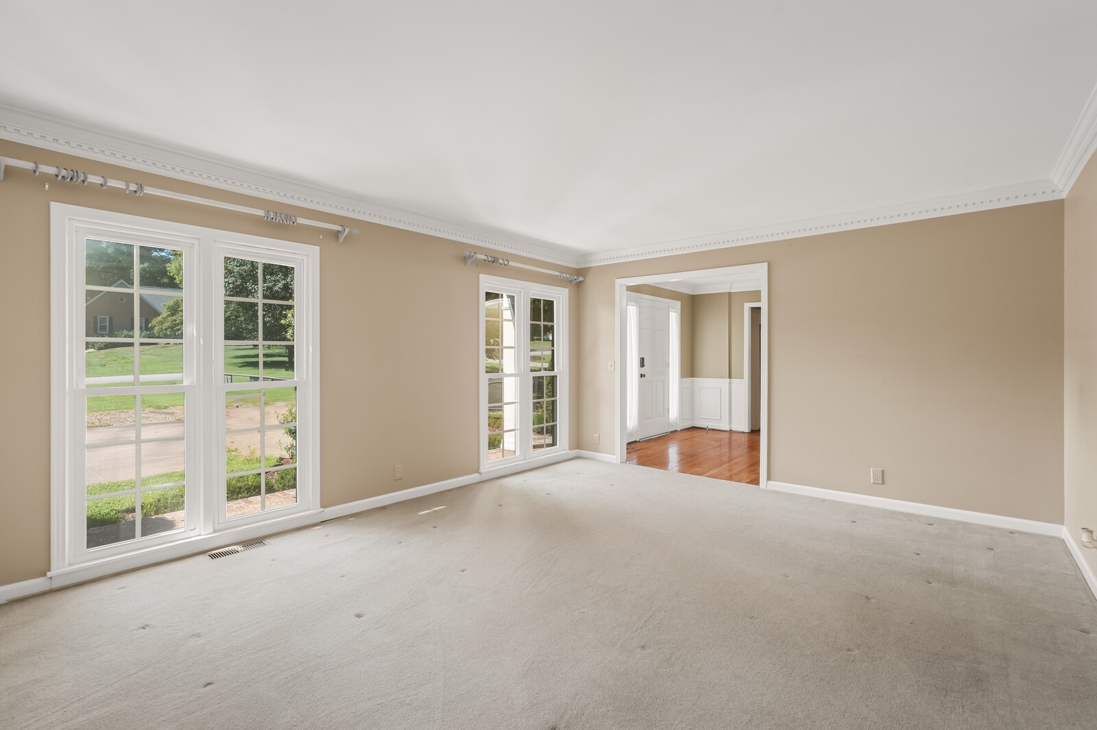 9228 Fox Run Dr
