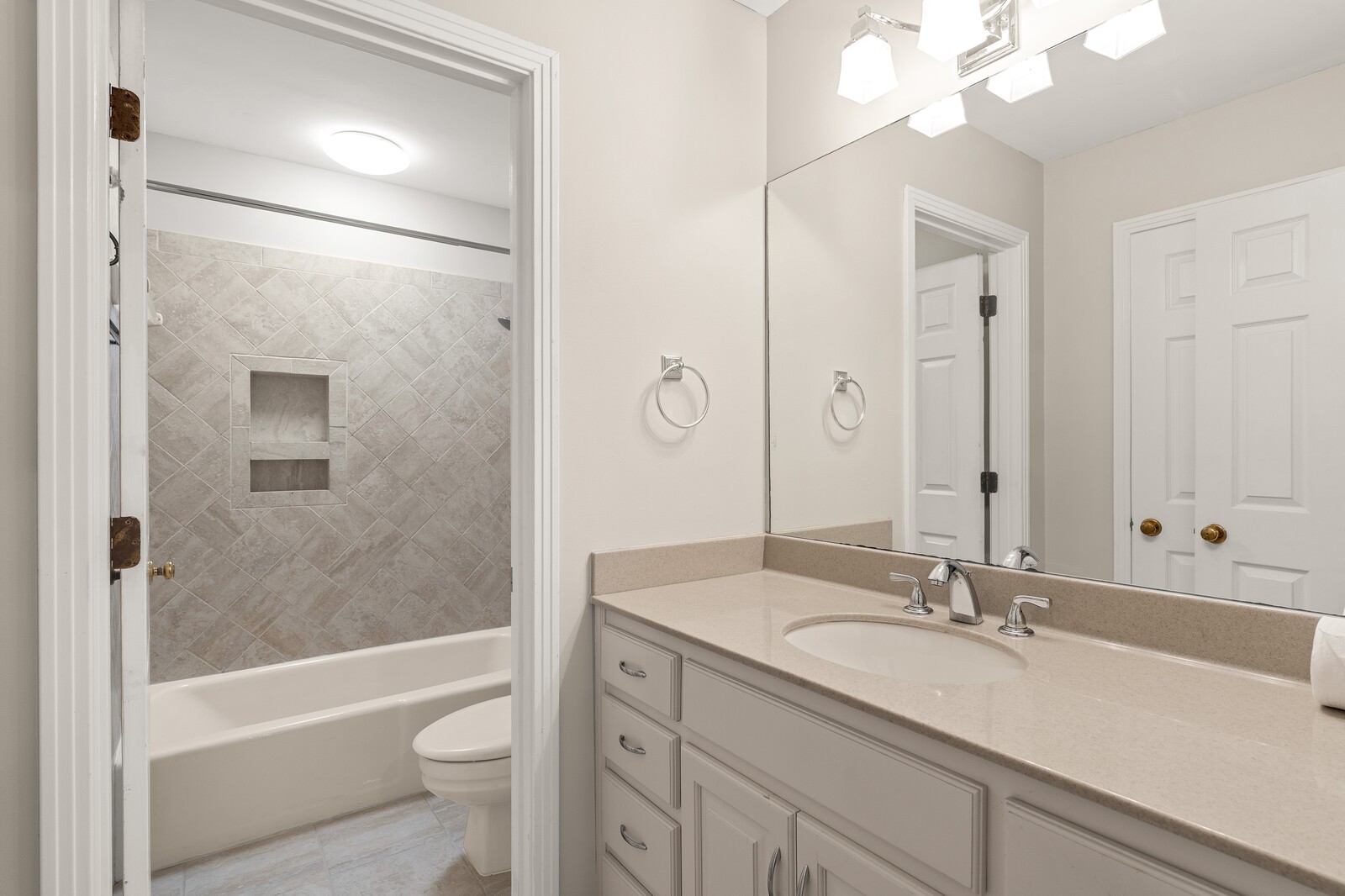 9228 Fox Run Dr