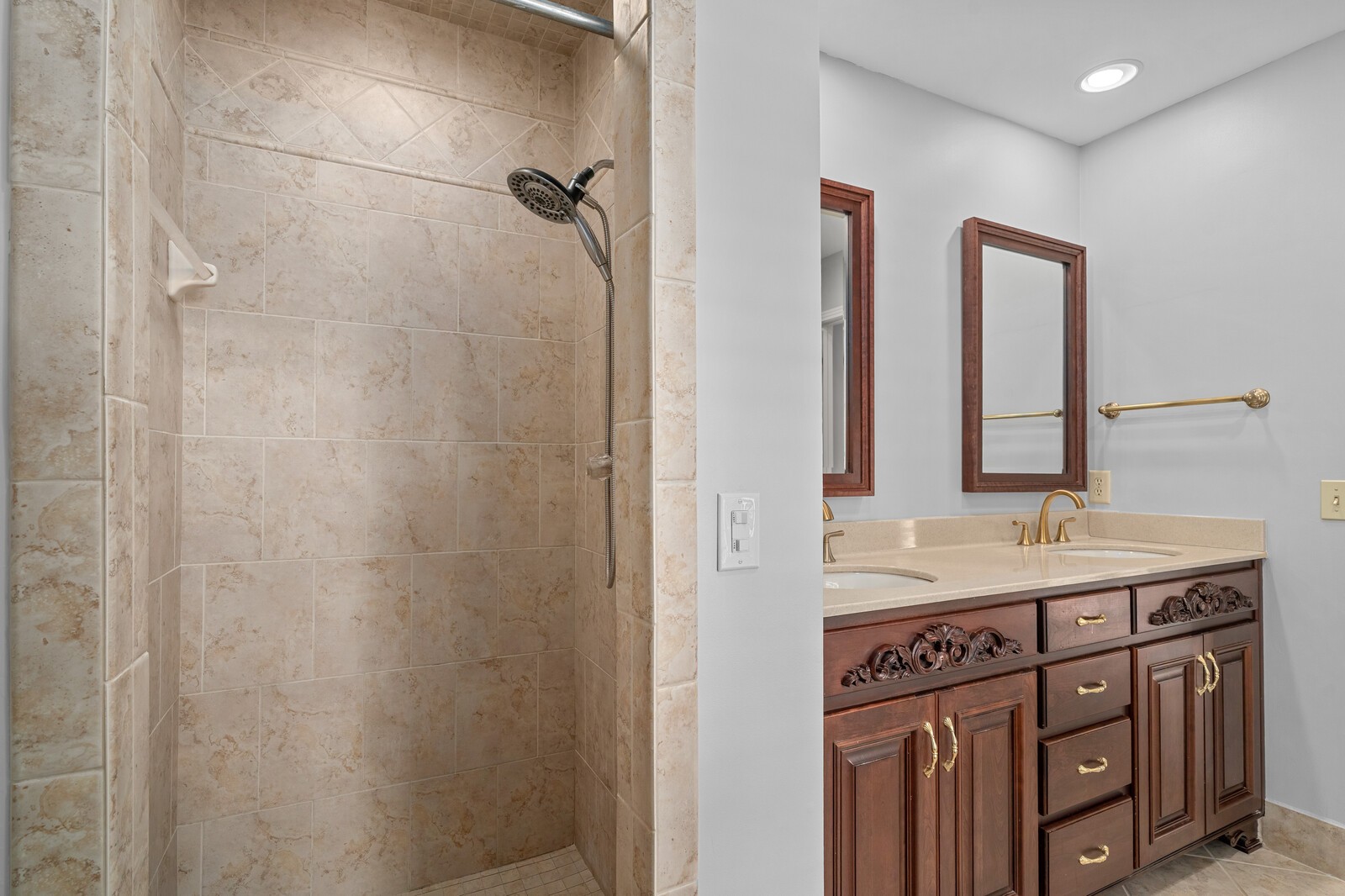 9228 Fox Run Dr