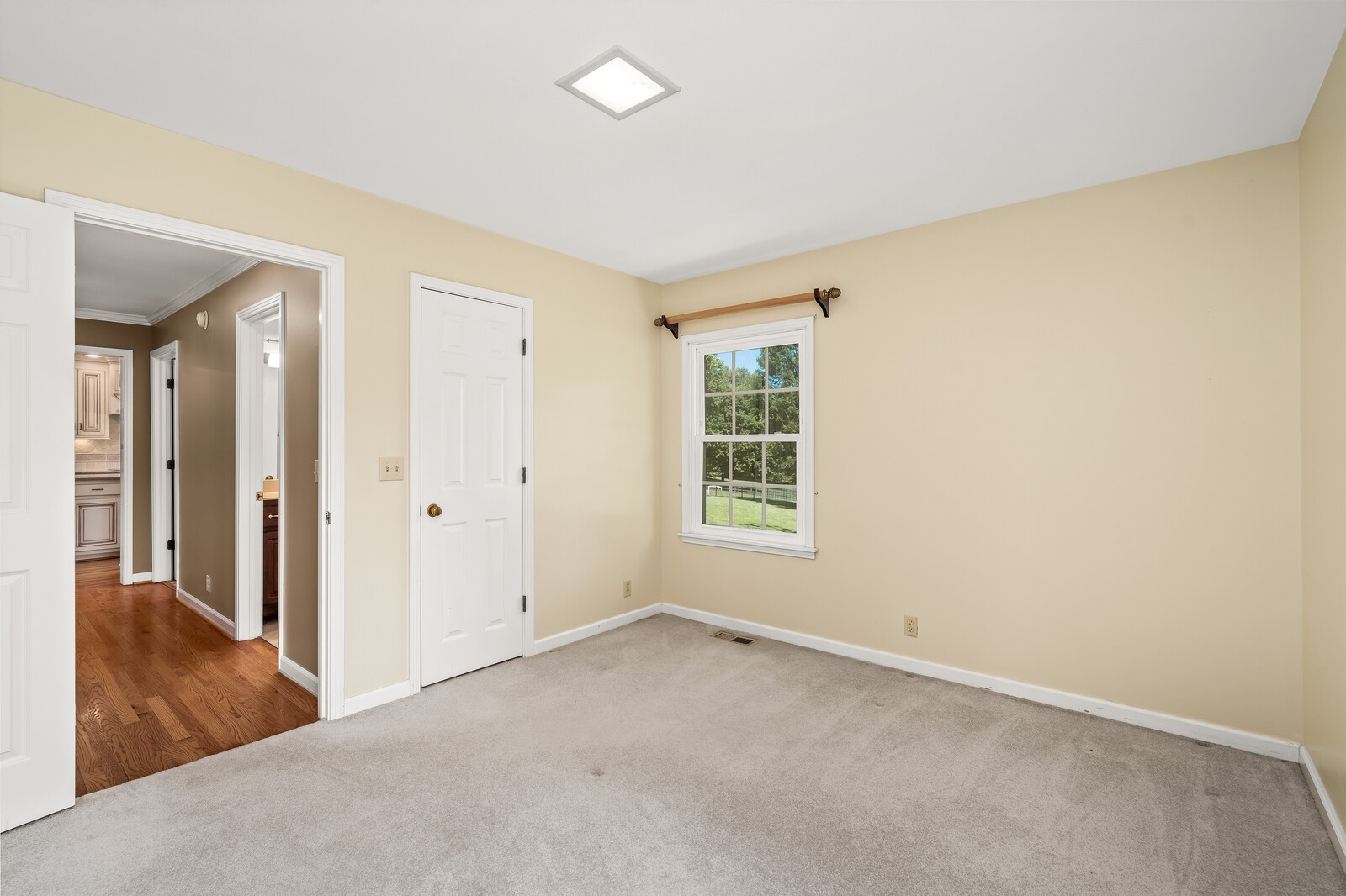 9228 Fox Run Dr
