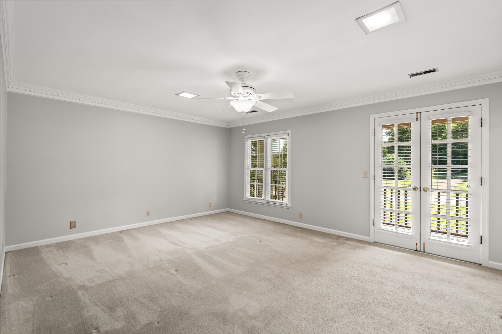 9228 Fox Run Dr