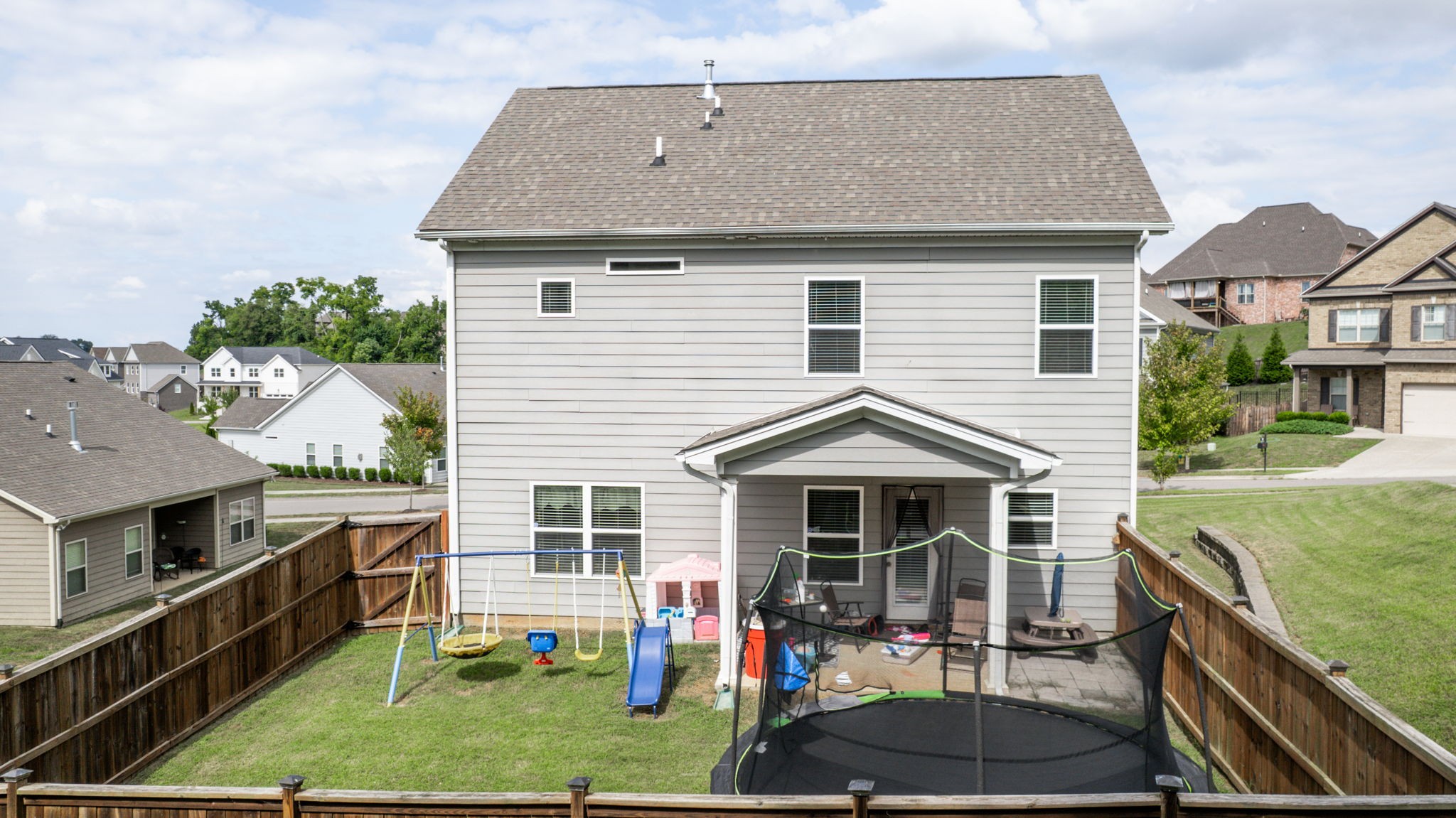 102 Helmsdale Dr