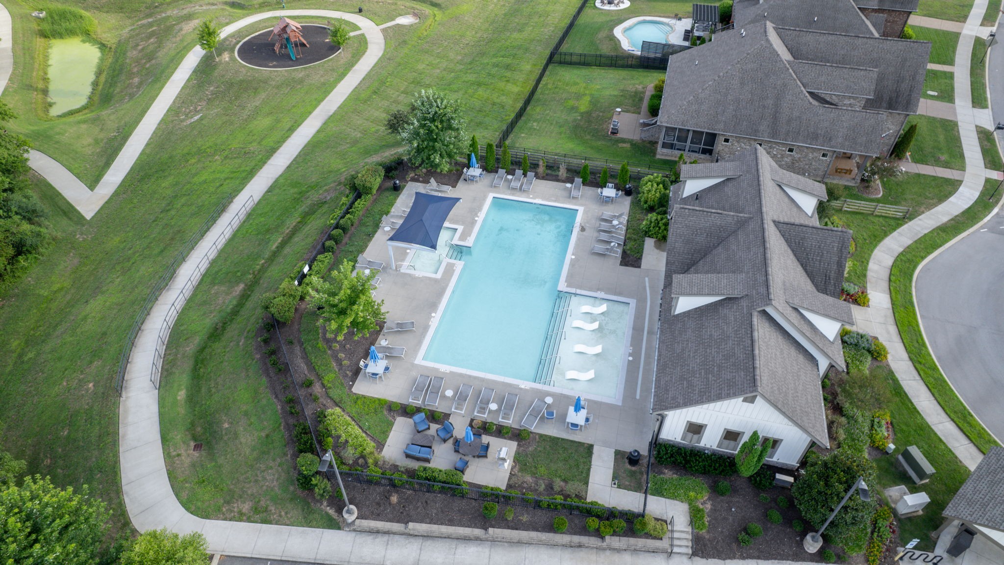 102 Helmsdale Dr