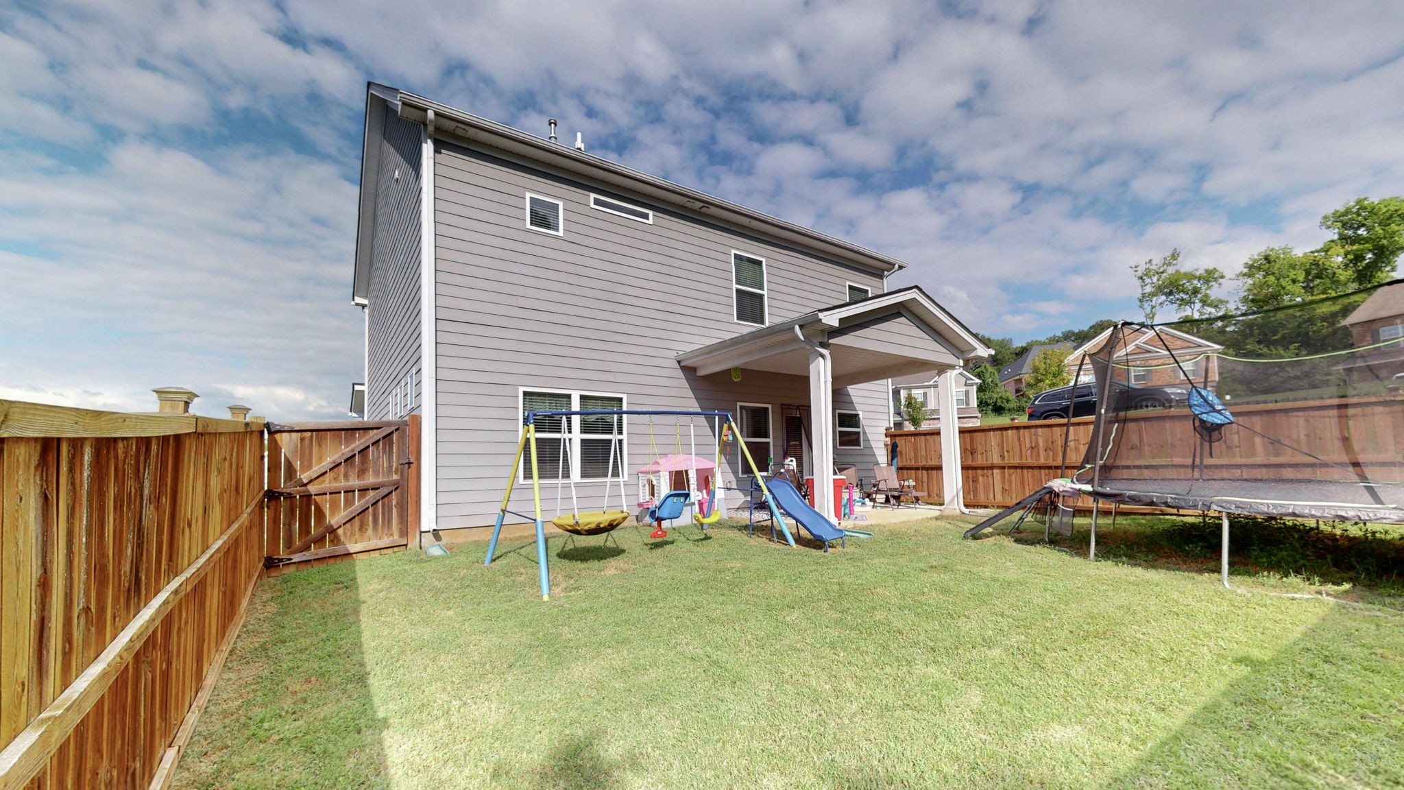 102 Helmsdale Dr