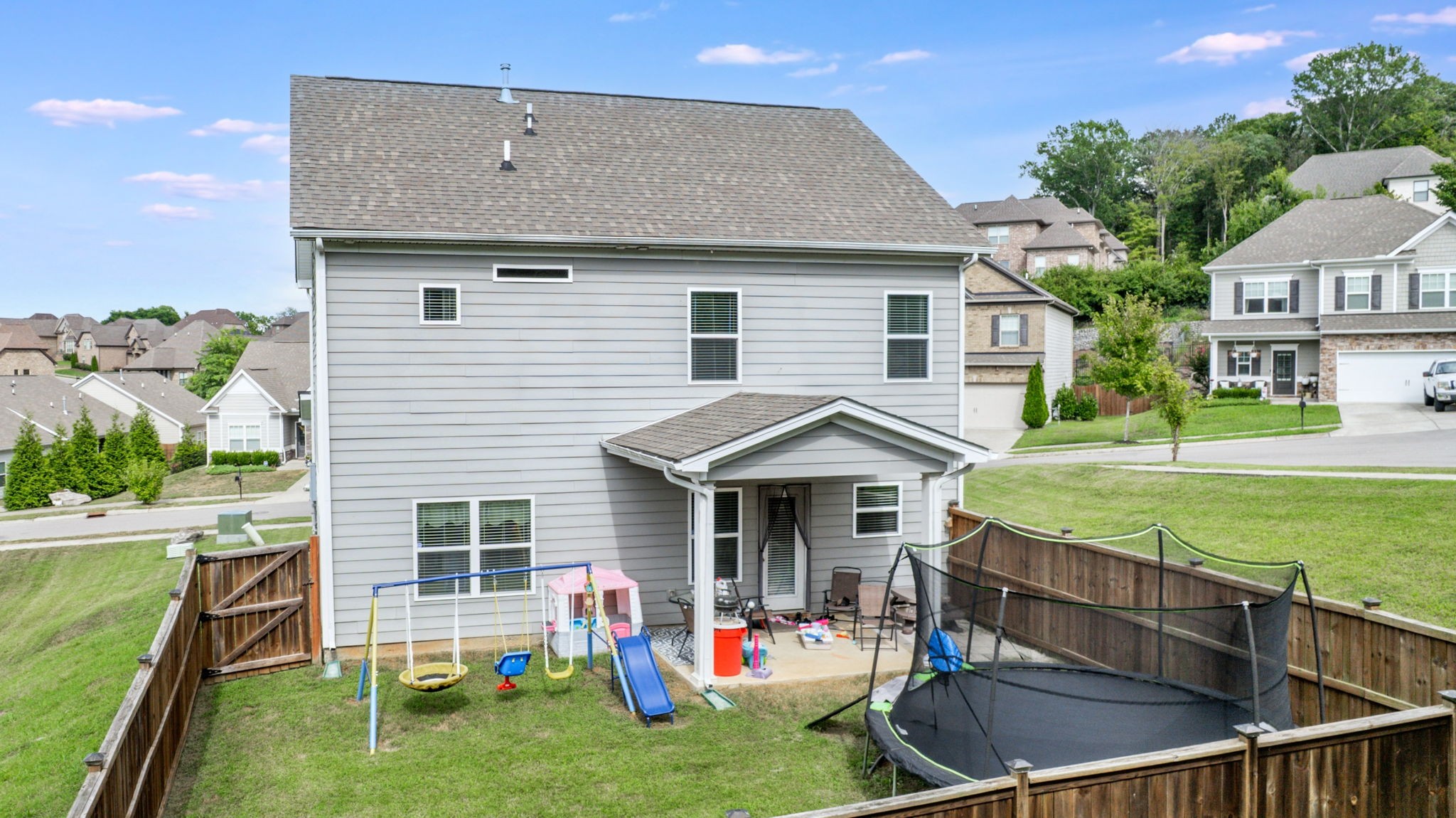 102 Helmsdale Dr