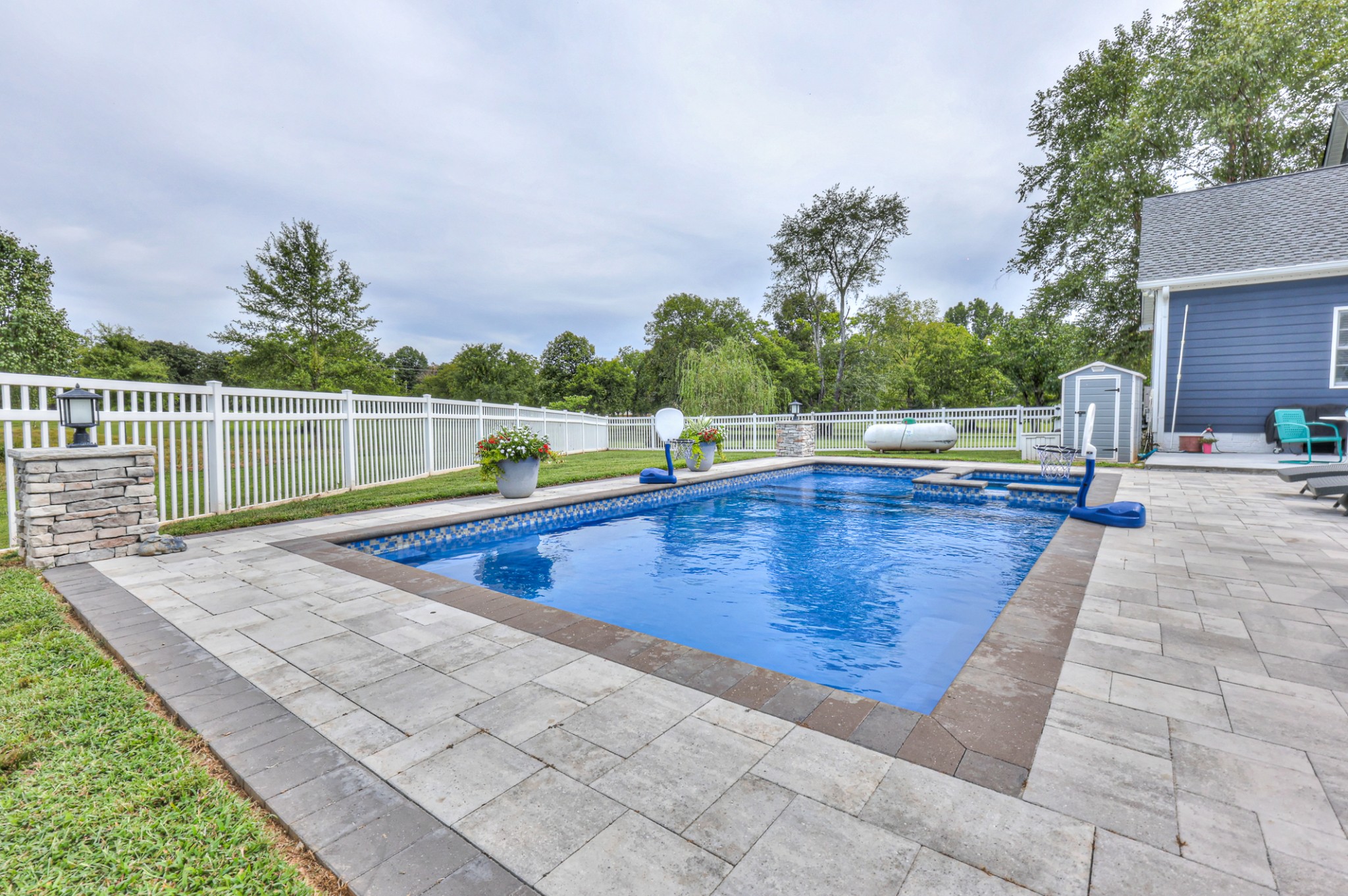 5673 Elam Rd