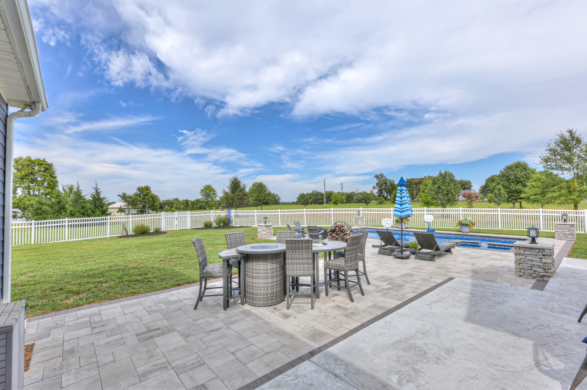 5673 Elam Rd