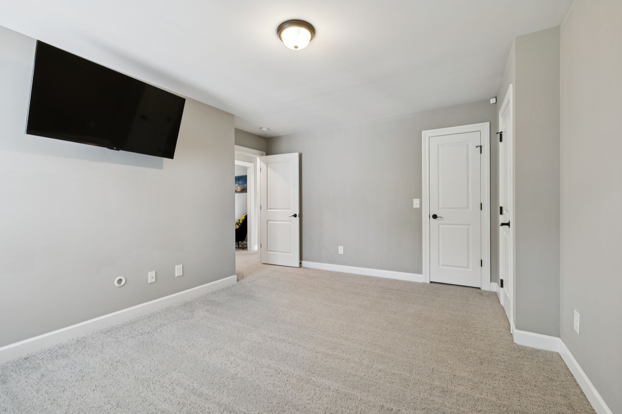 144 Watermill Ln