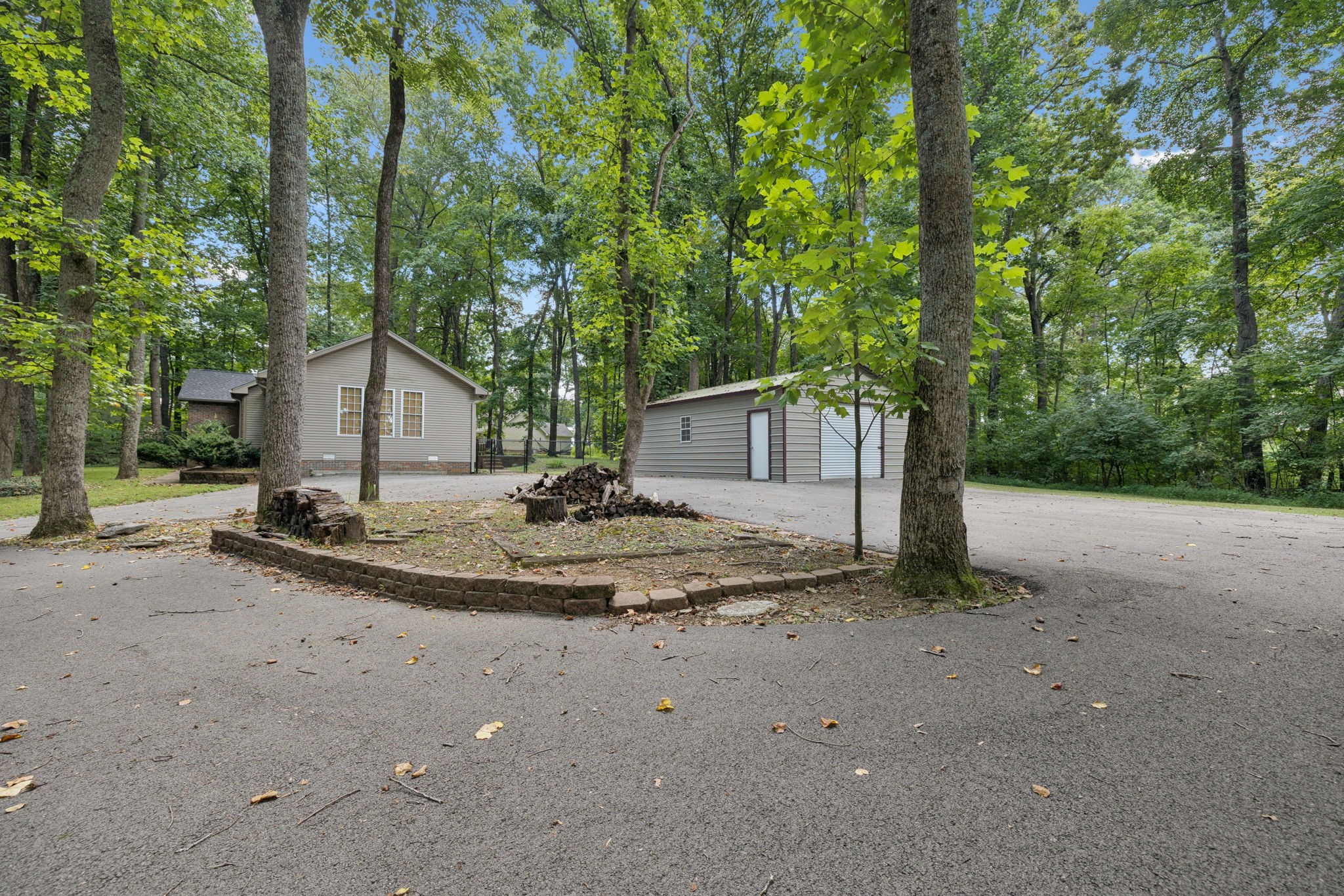 6007 Bluewater Dr