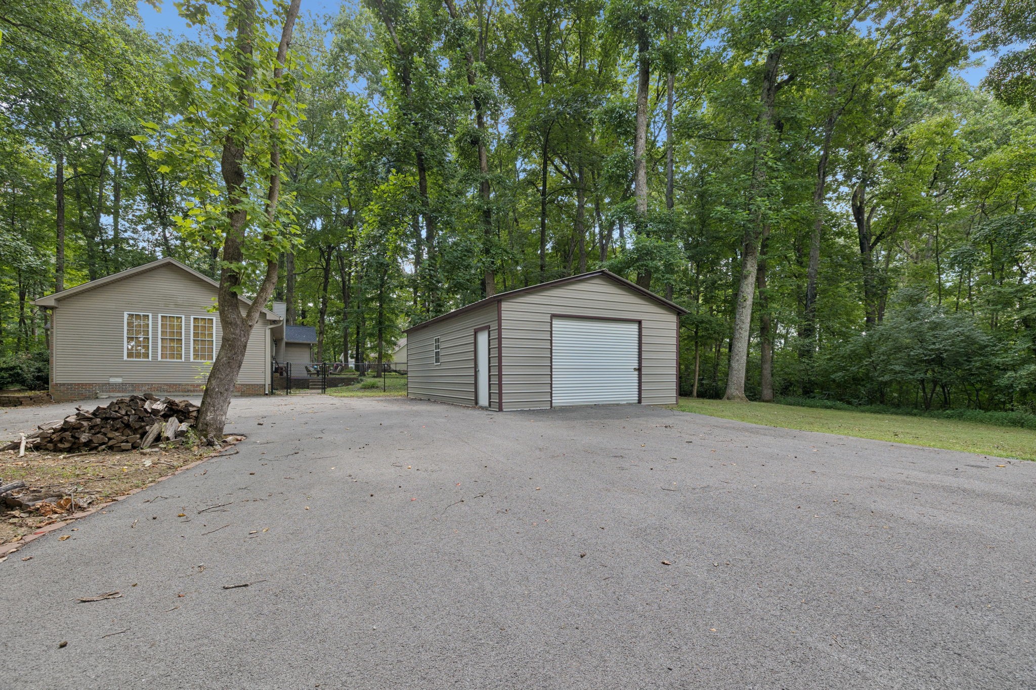 6007 Bluewater Dr