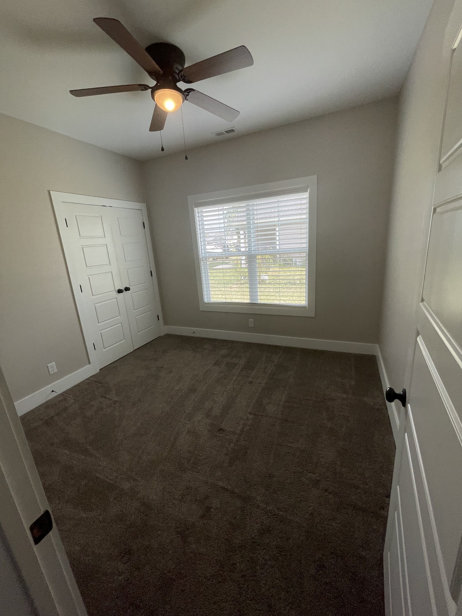 627 E Main St