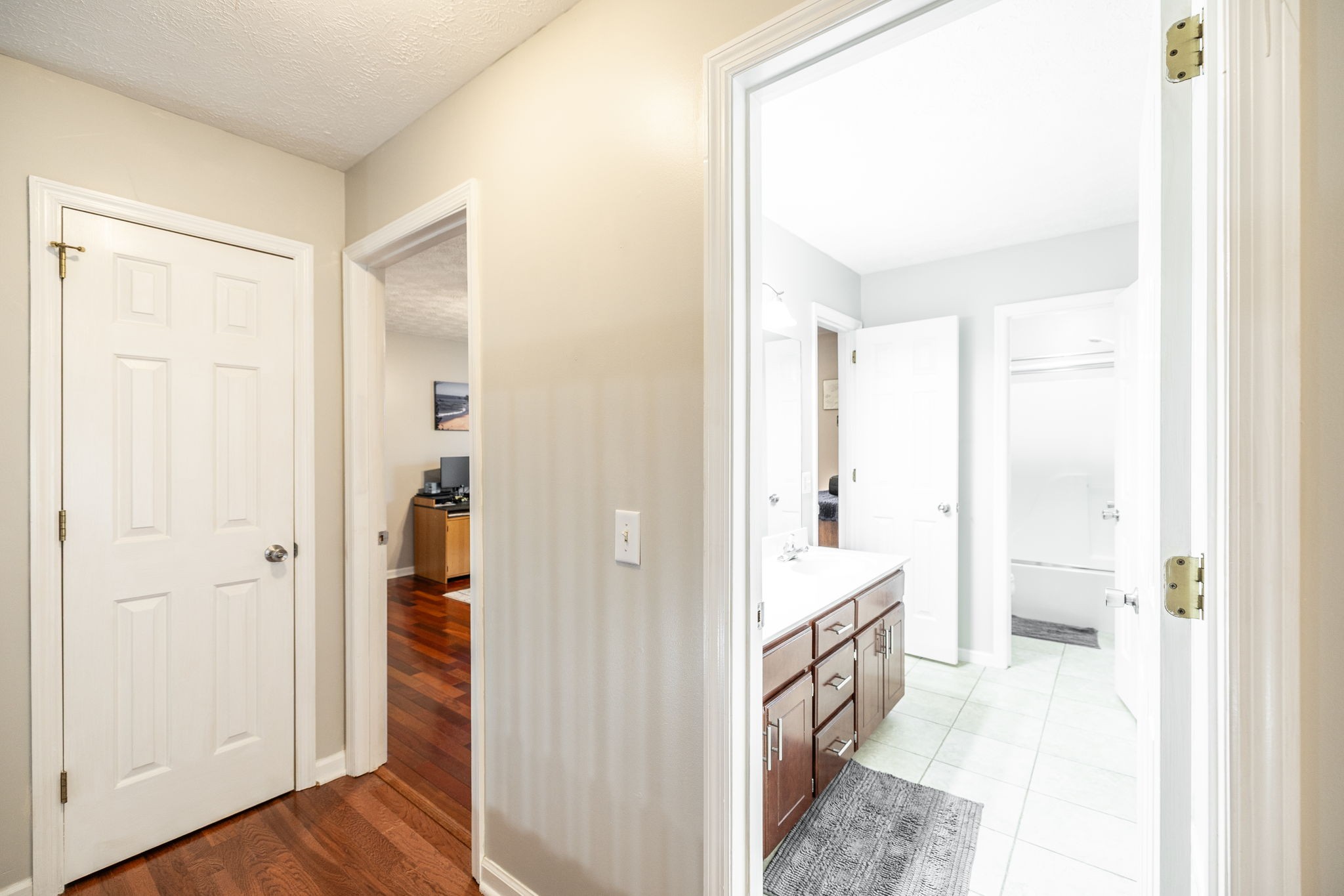 101 Victoria Ln, E