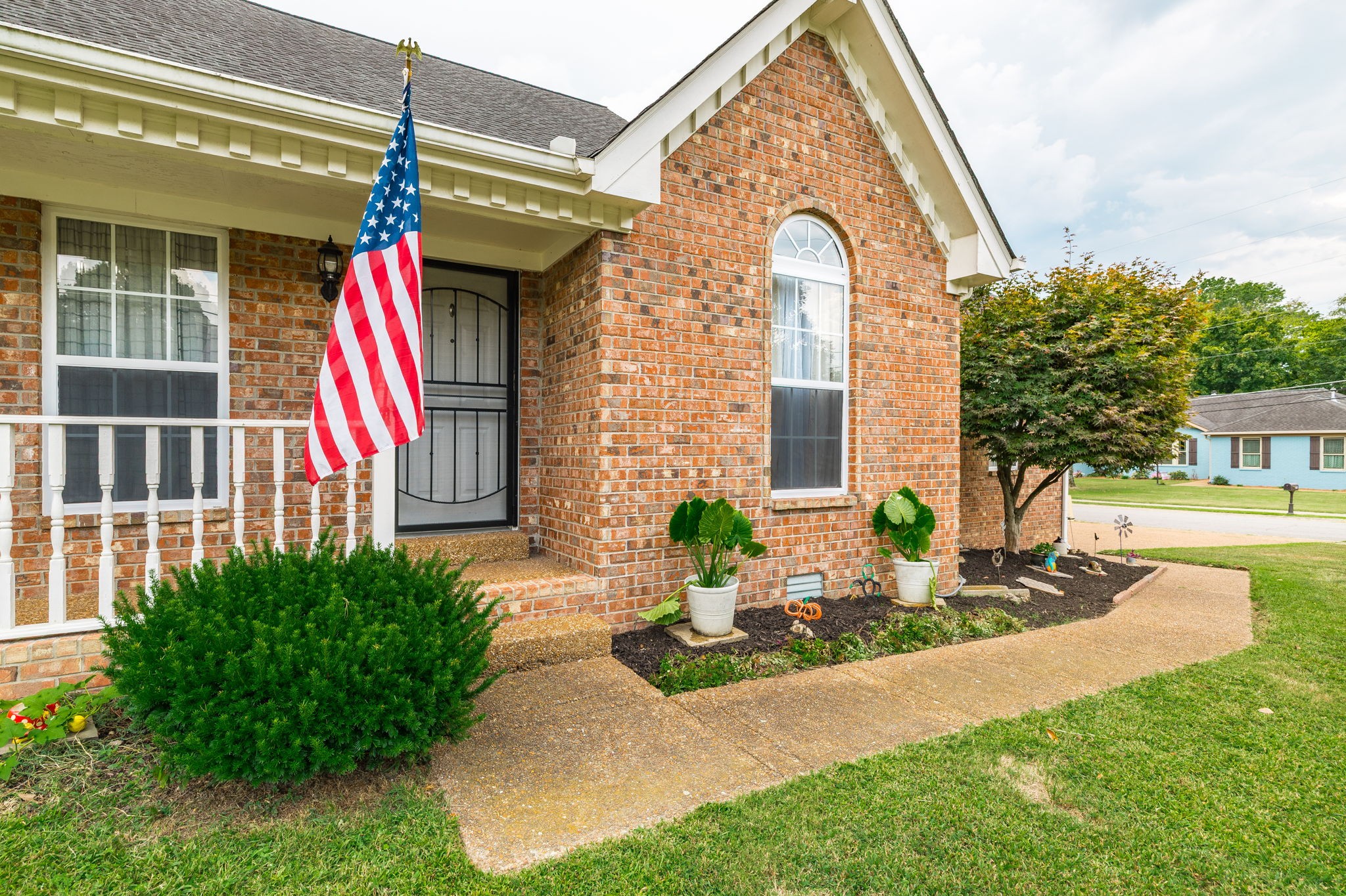 101 Victoria Ln, E