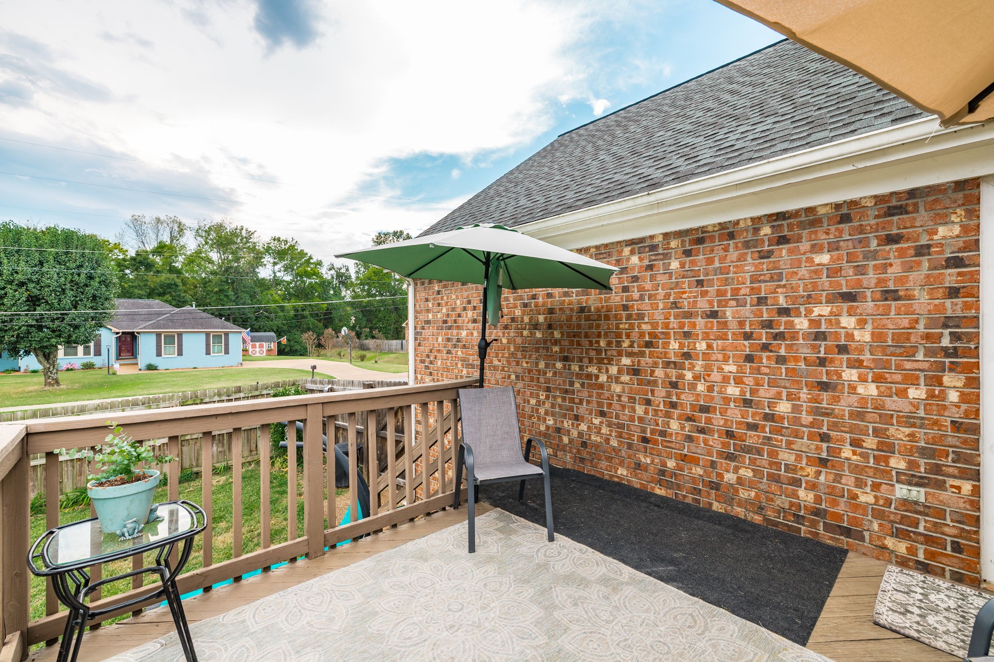101 Victoria Ln, E