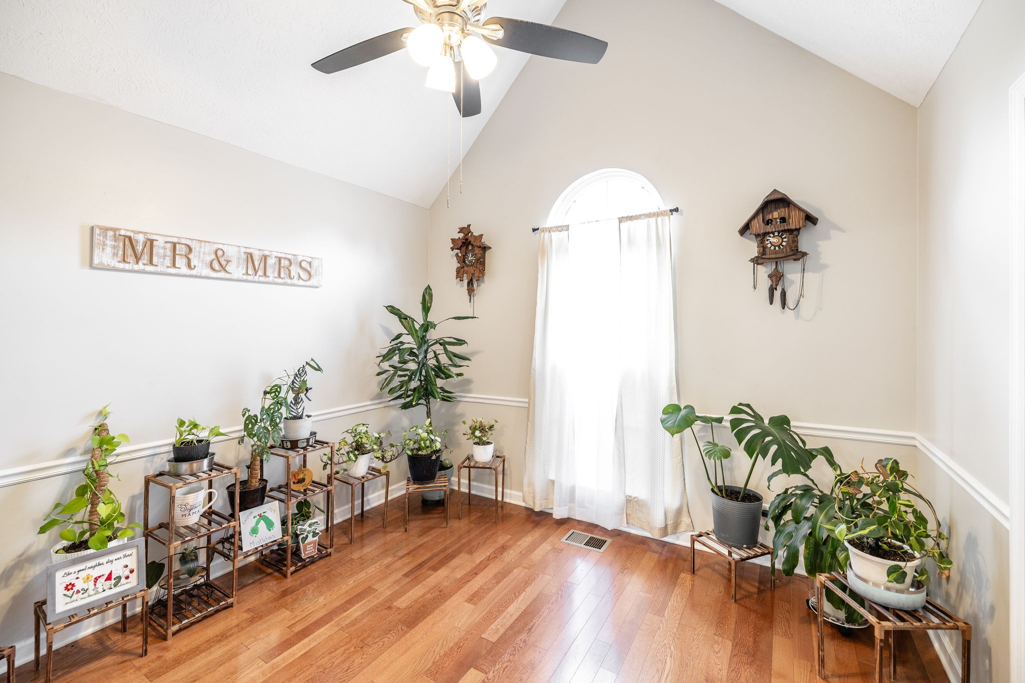 101 Victoria Ln, E