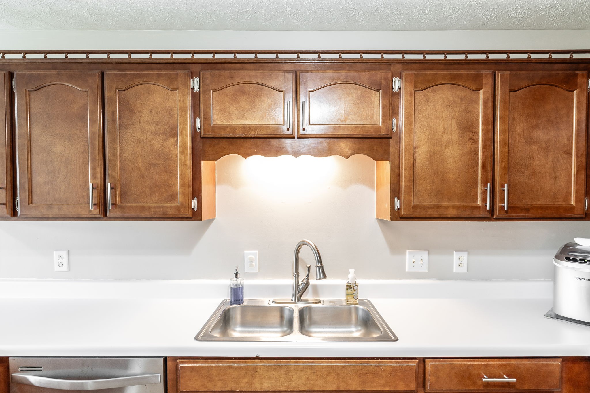 101 Victoria Ln, E