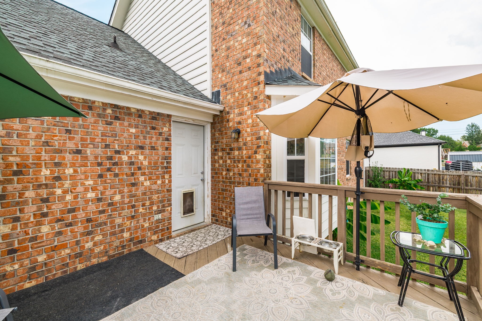 101 Victoria Ln, E