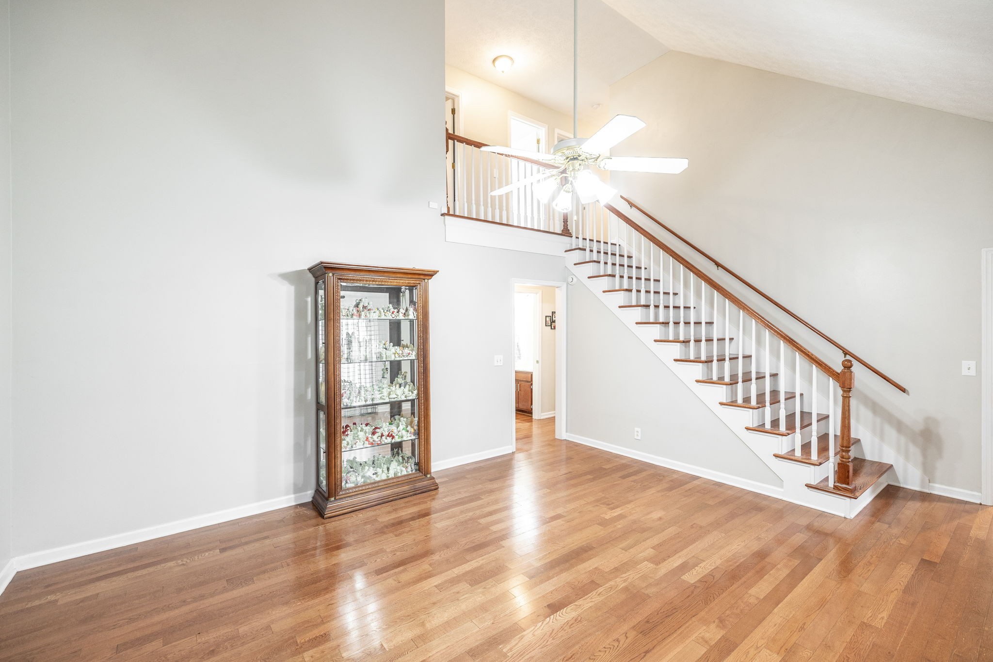 101 Victoria Ln, E