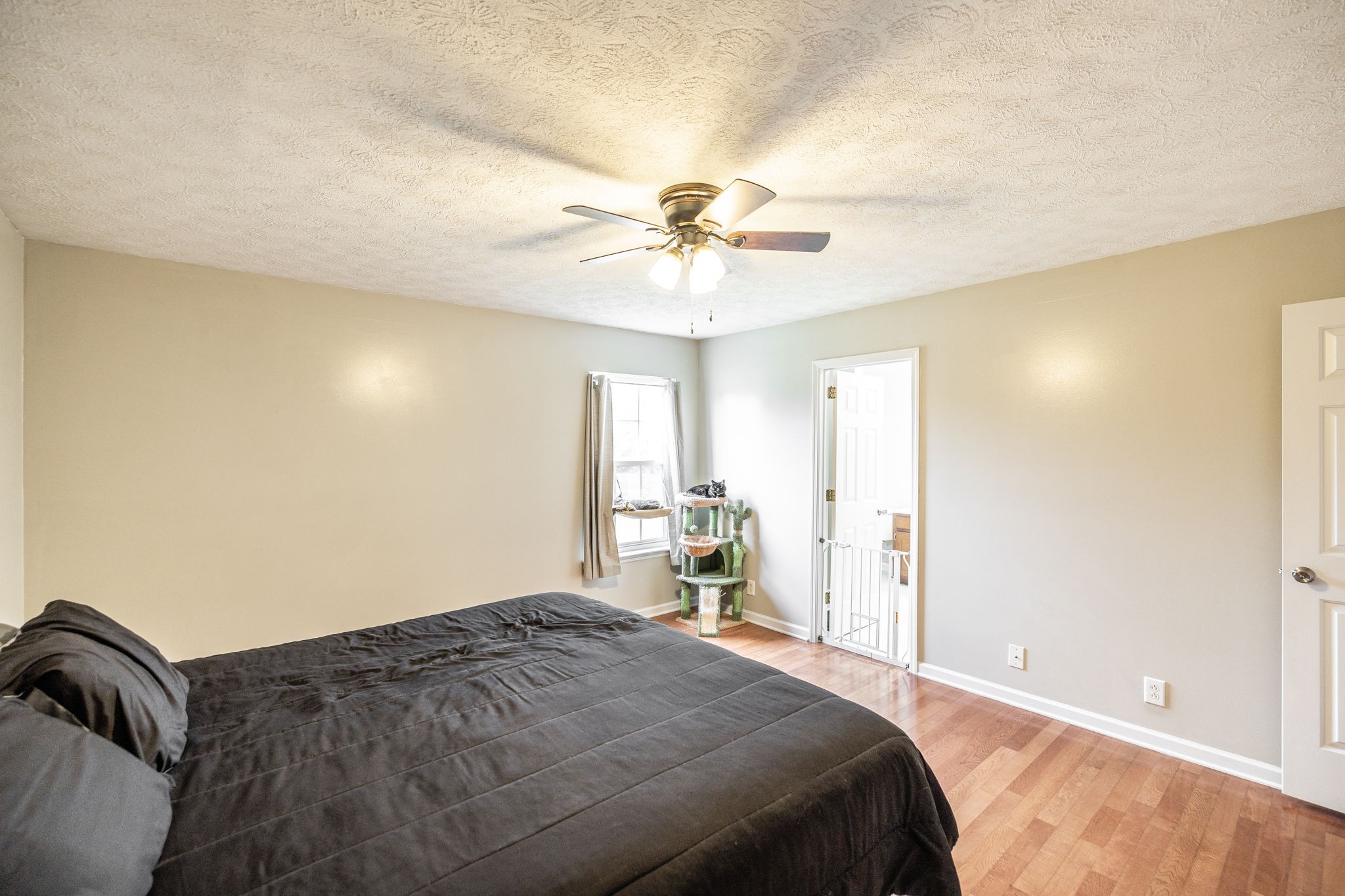 101 Victoria Ln, E
