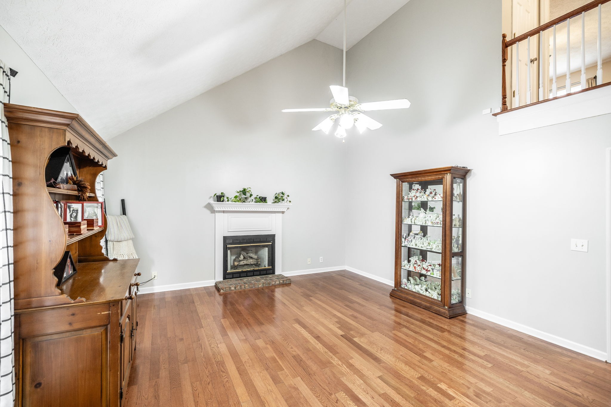 101 Victoria Ln, E