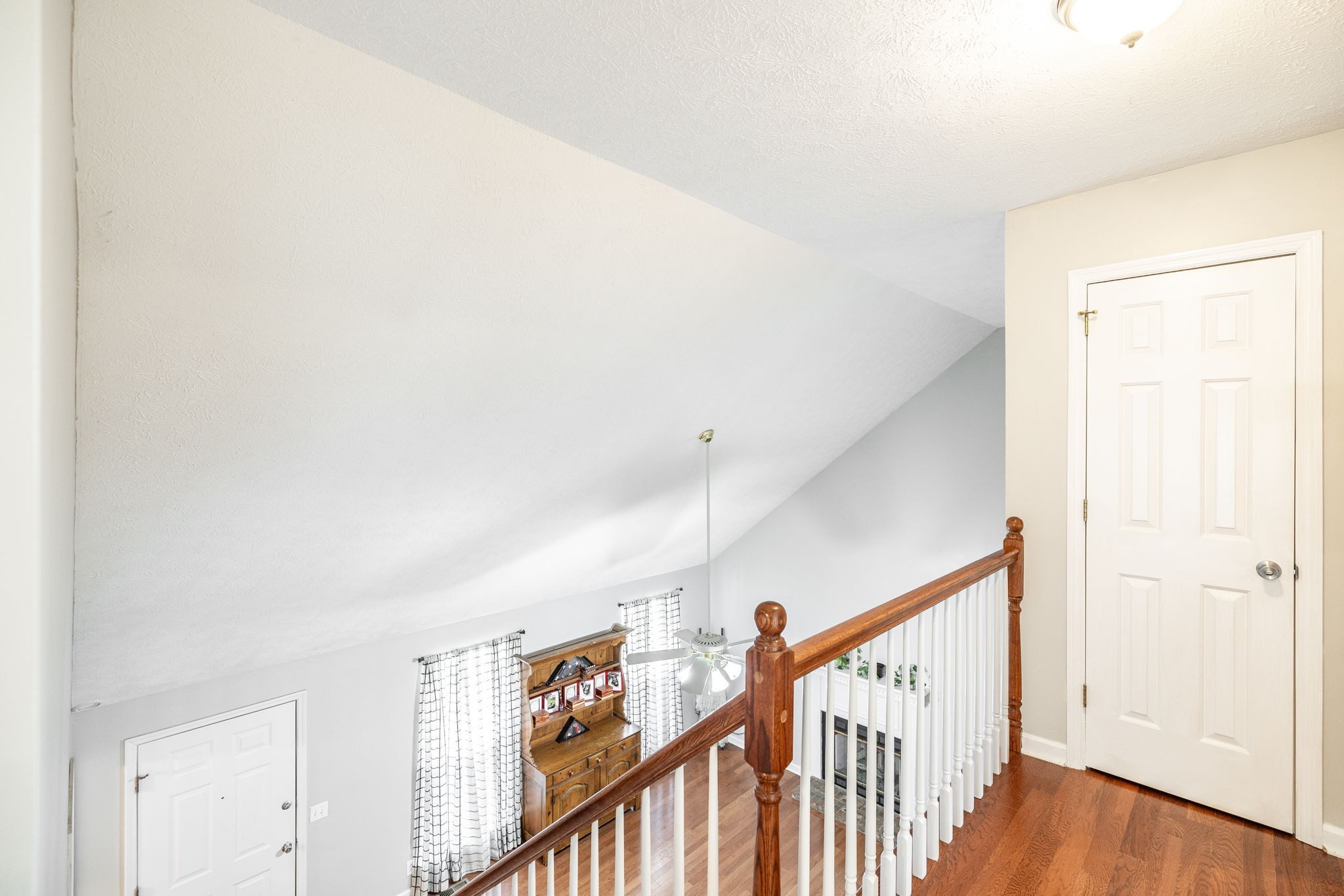 101 Victoria Ln, E