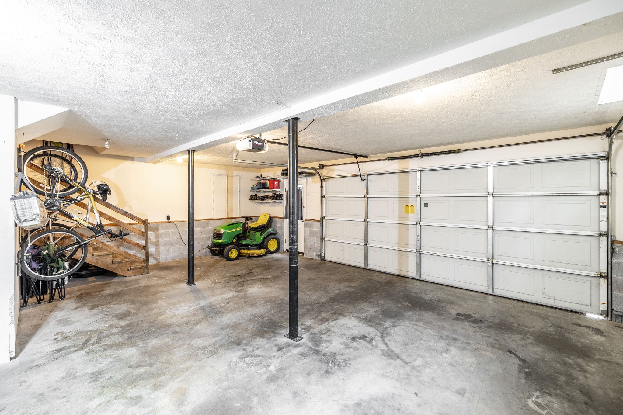 101 Victoria Ln, E