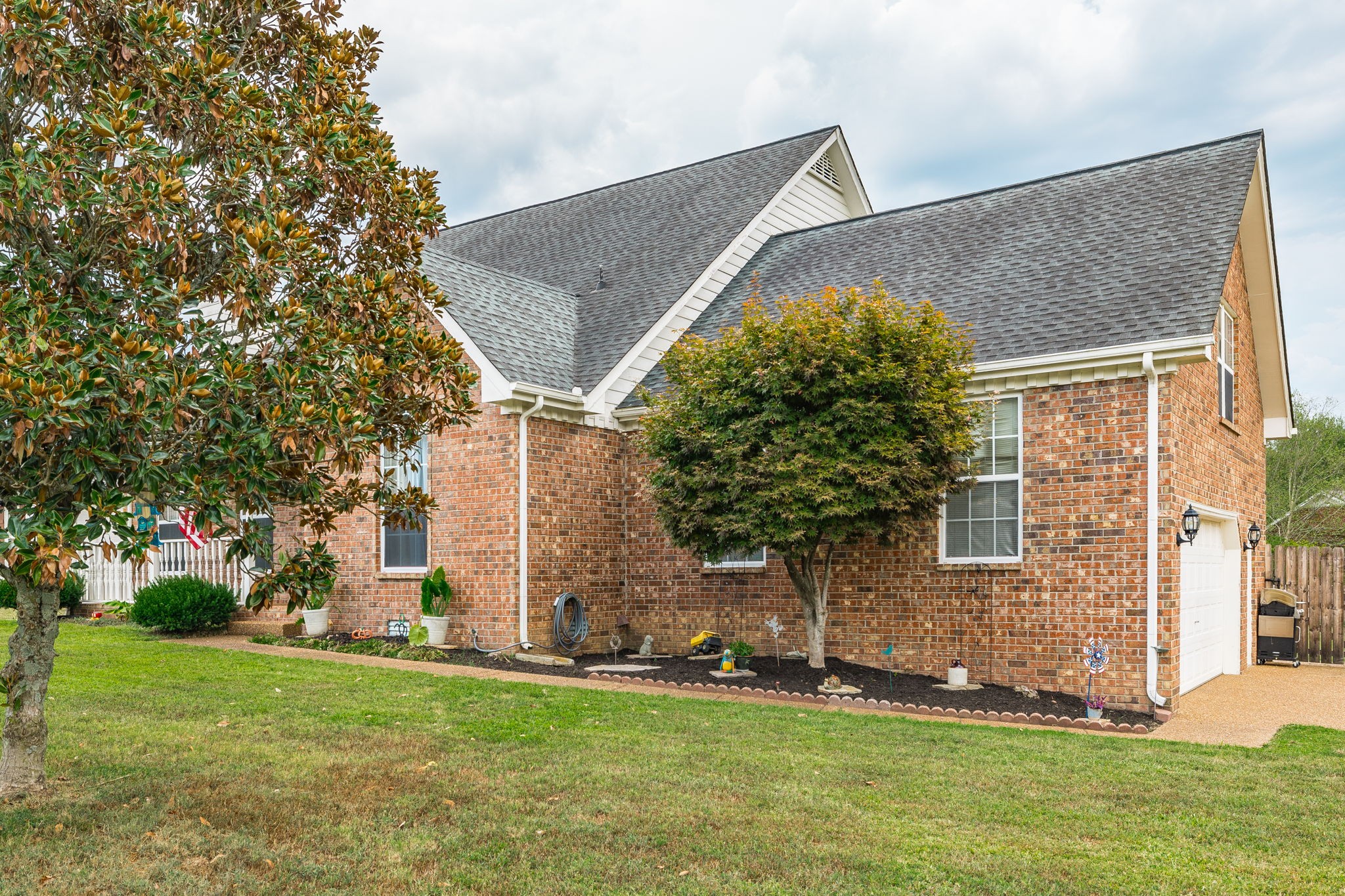 101 Victoria Ln, E