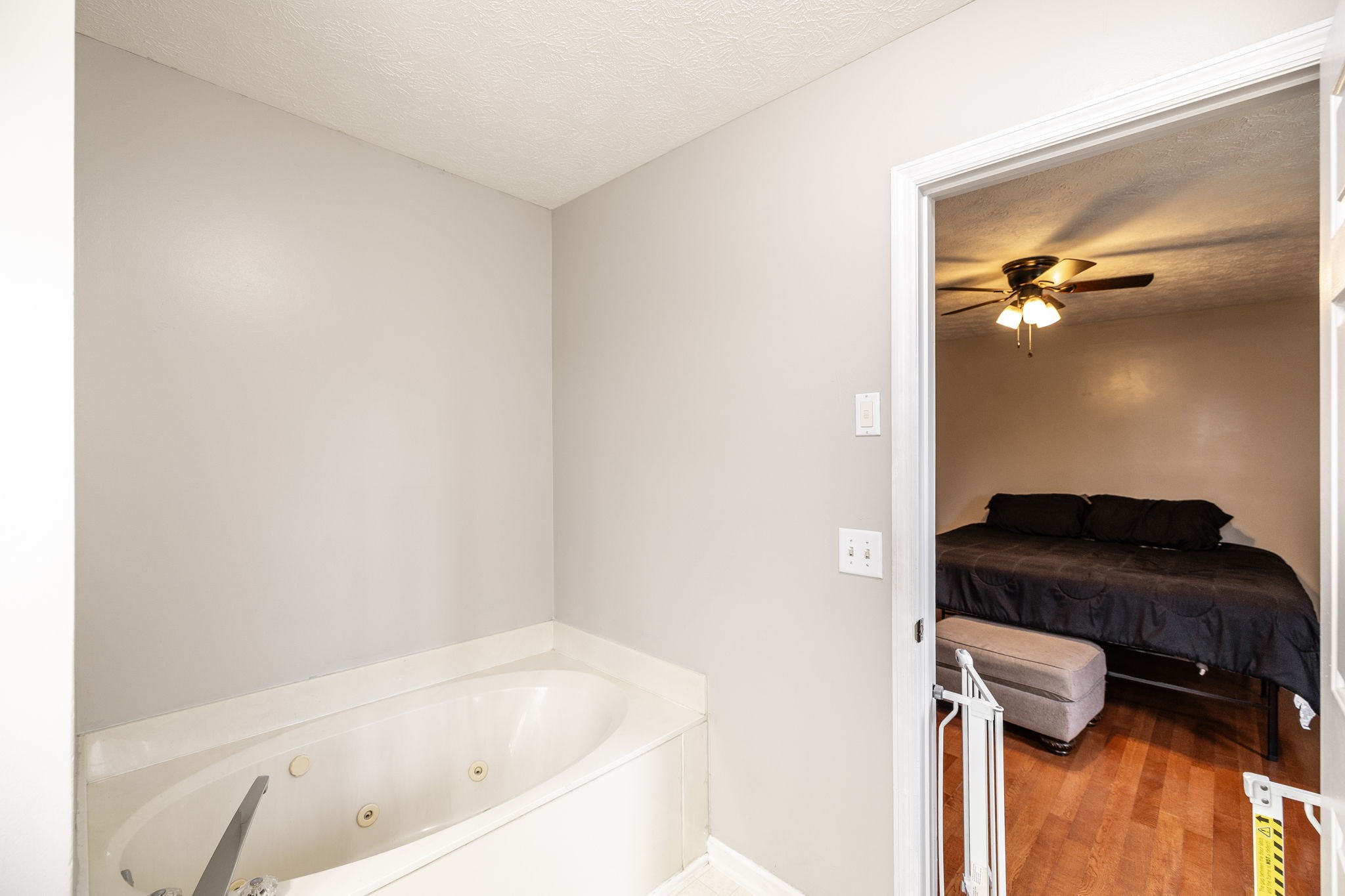 101 Victoria Ln, E