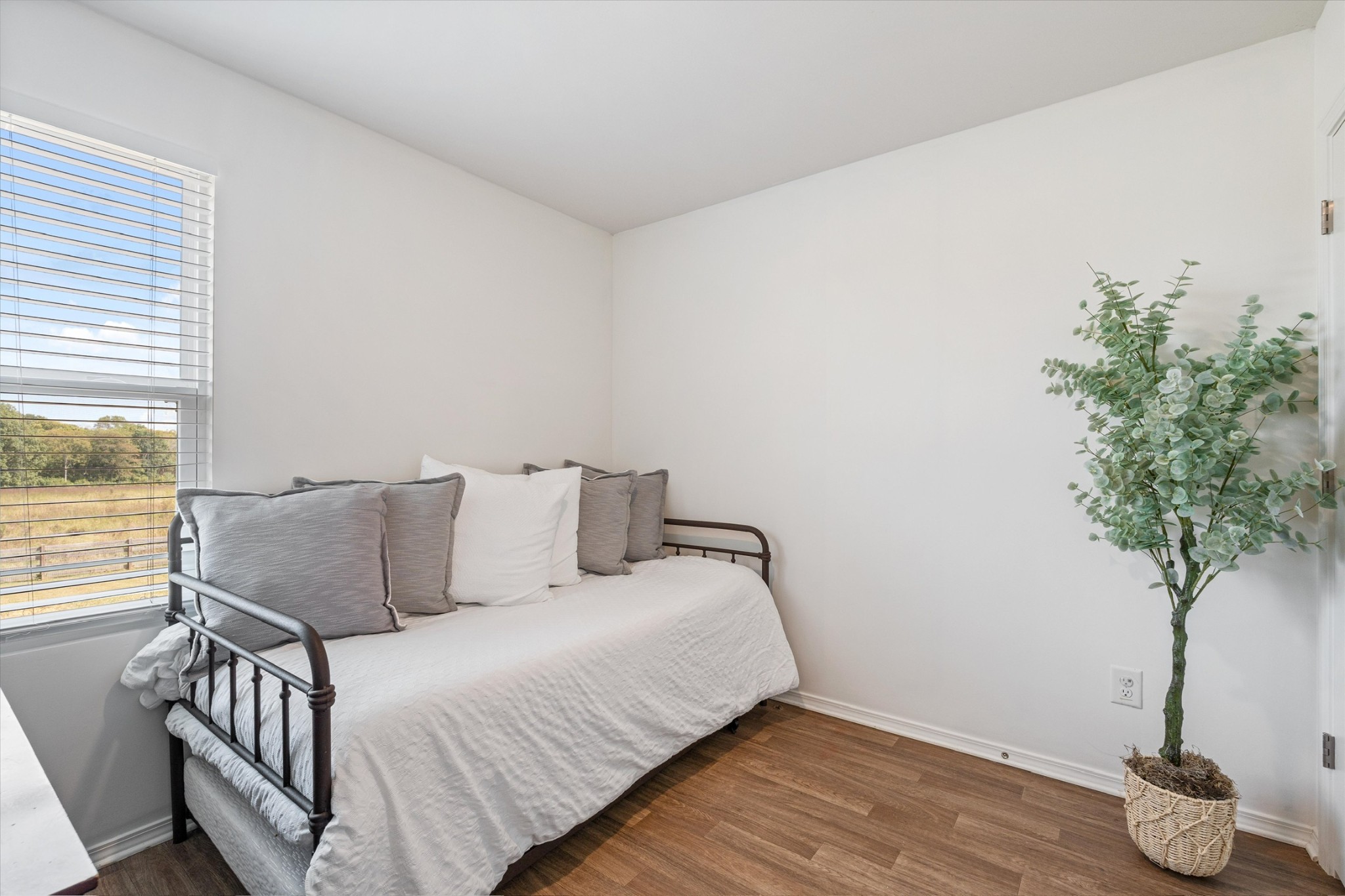 2301 Filly Ct