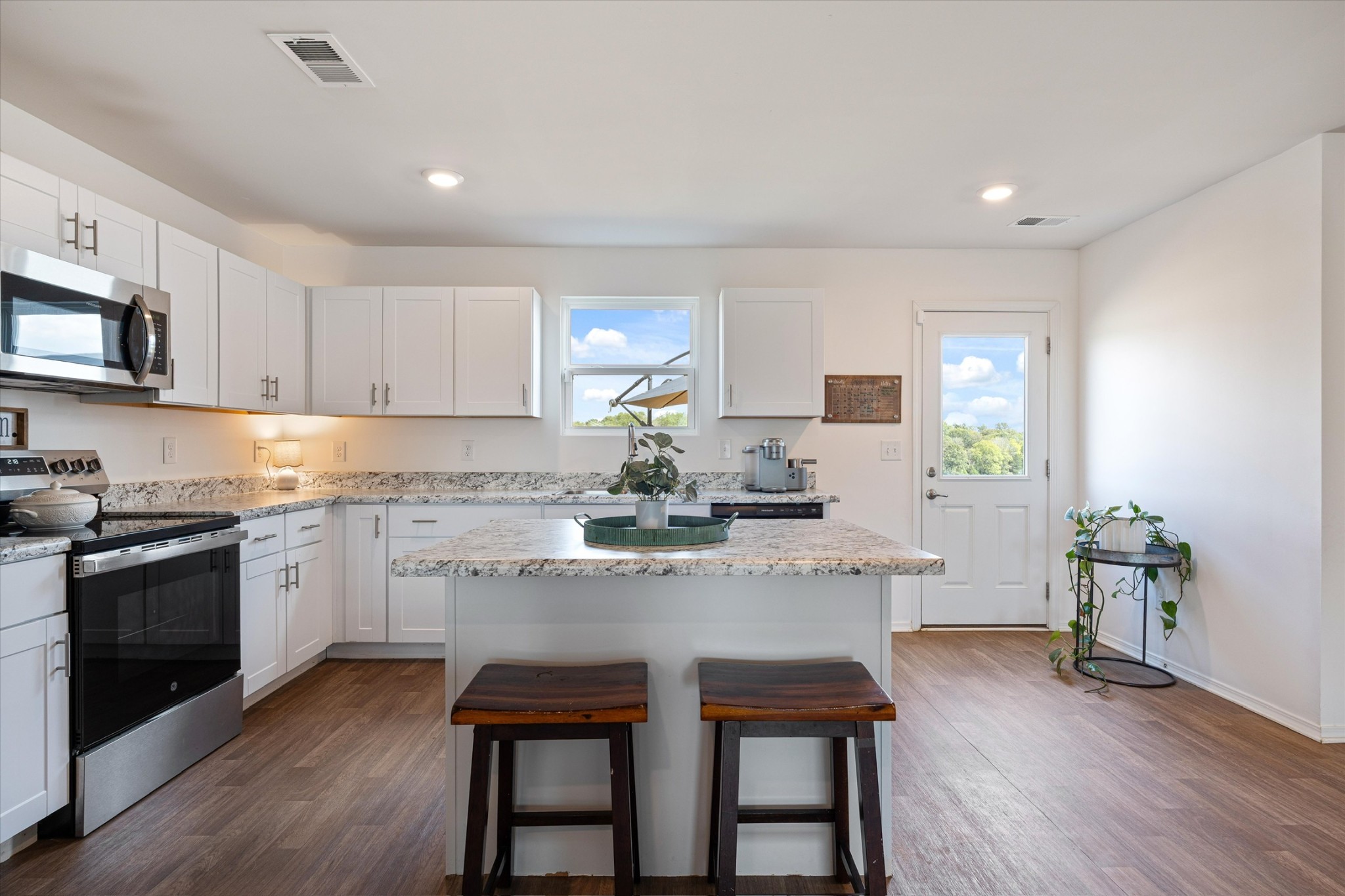 2301 Filly Ct
