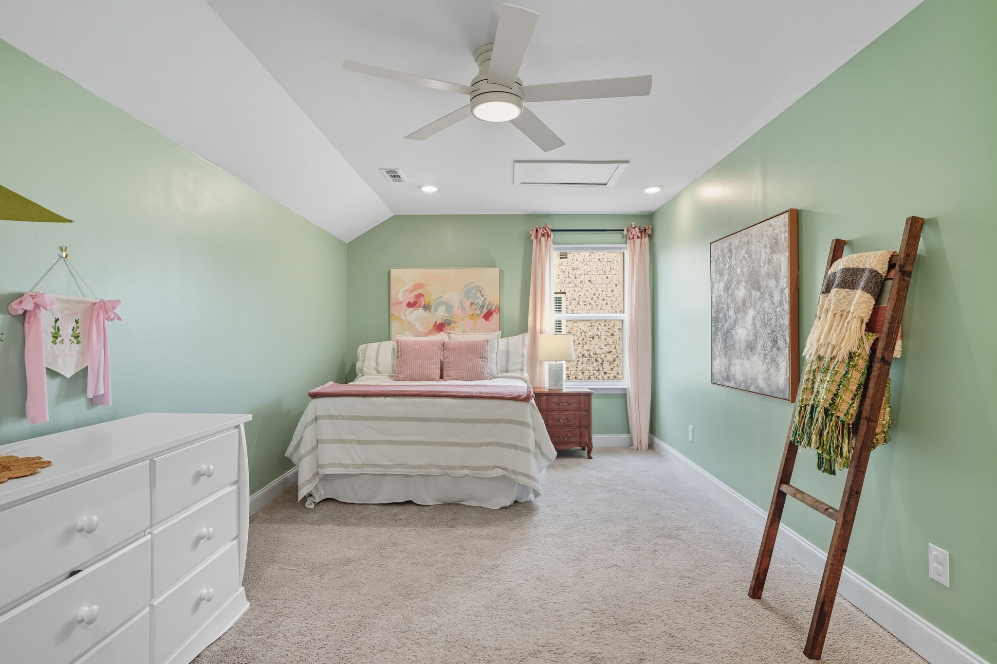 2336 Laurelstone Dr