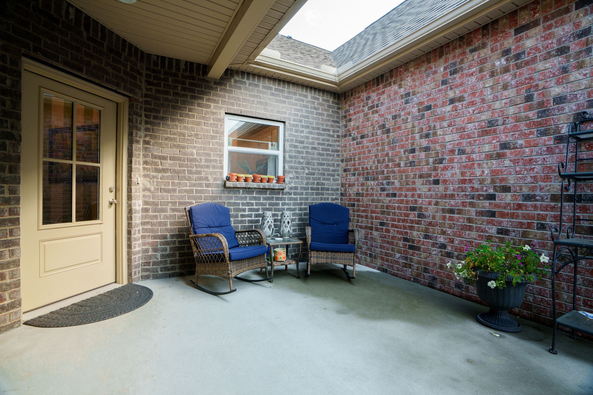 2336 Laurelstone Dr
