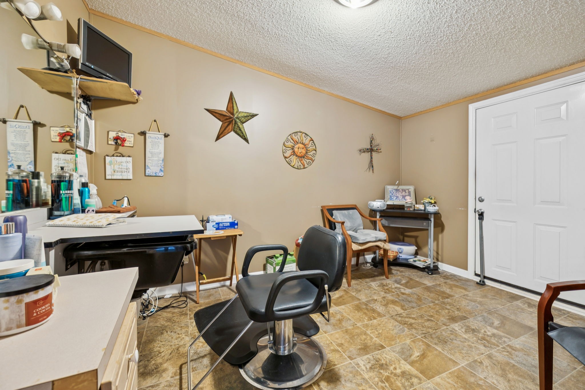 1250 Africa Rd