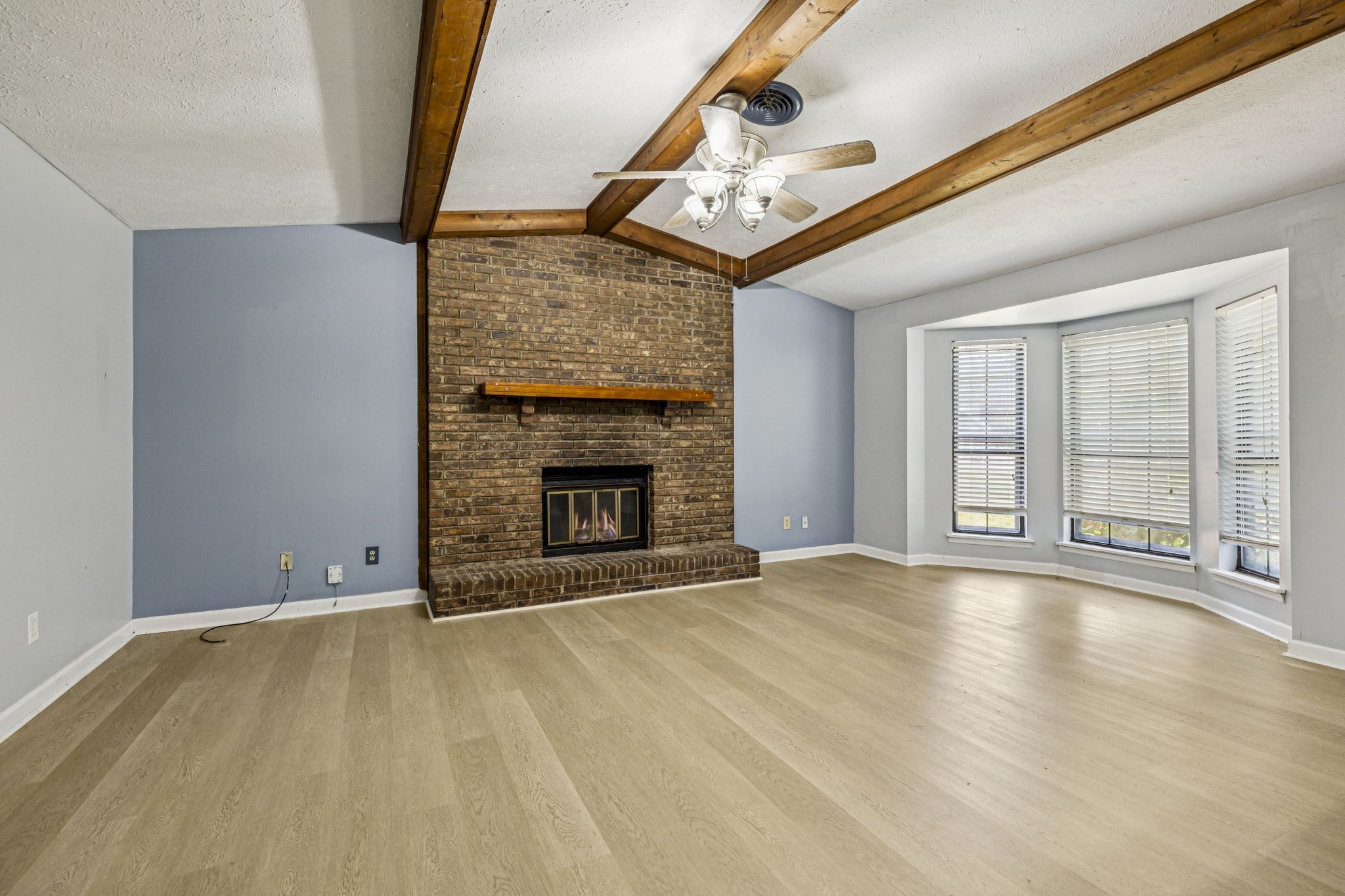 1002 Patio Dr
