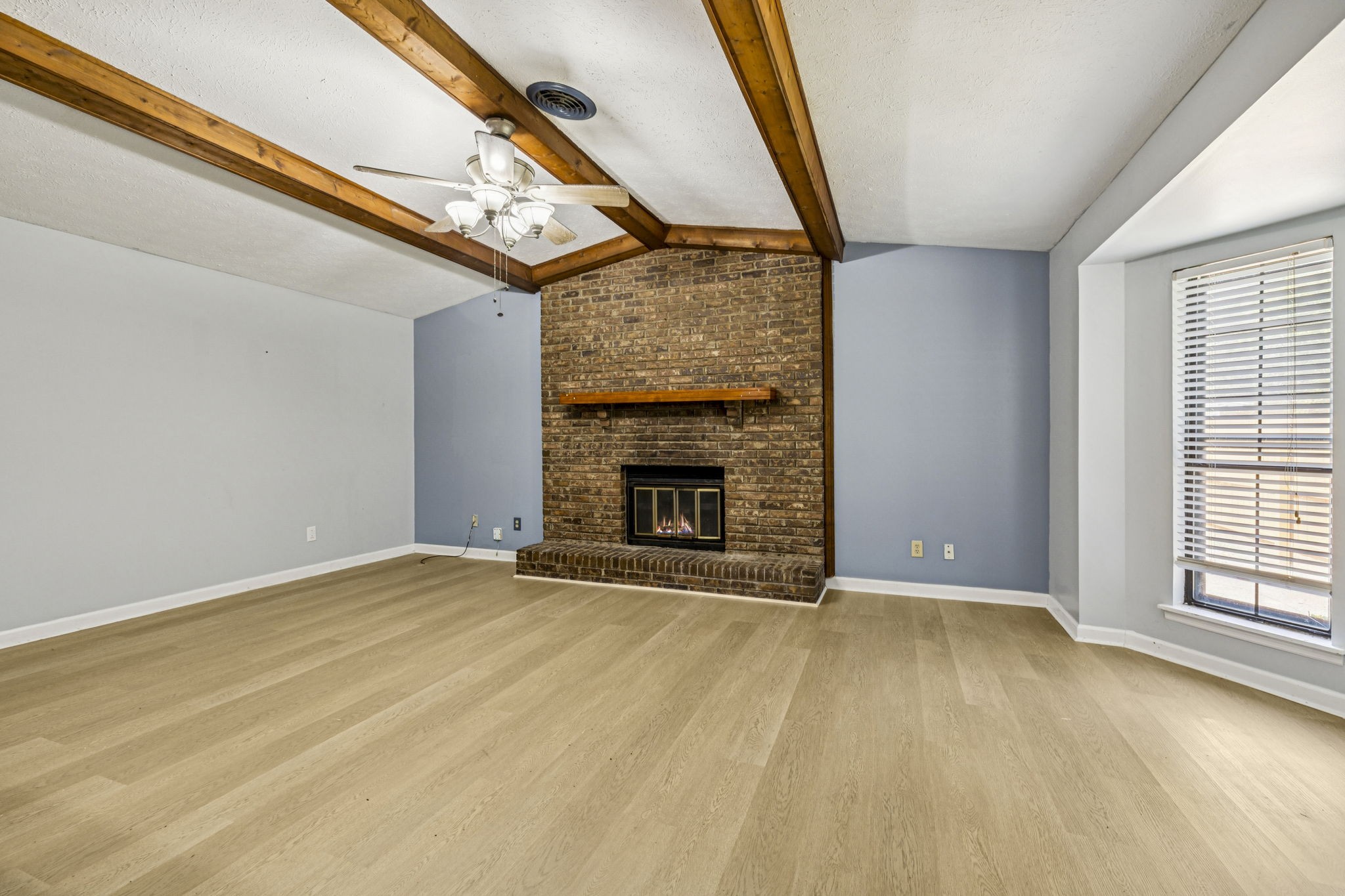1002 Patio Dr