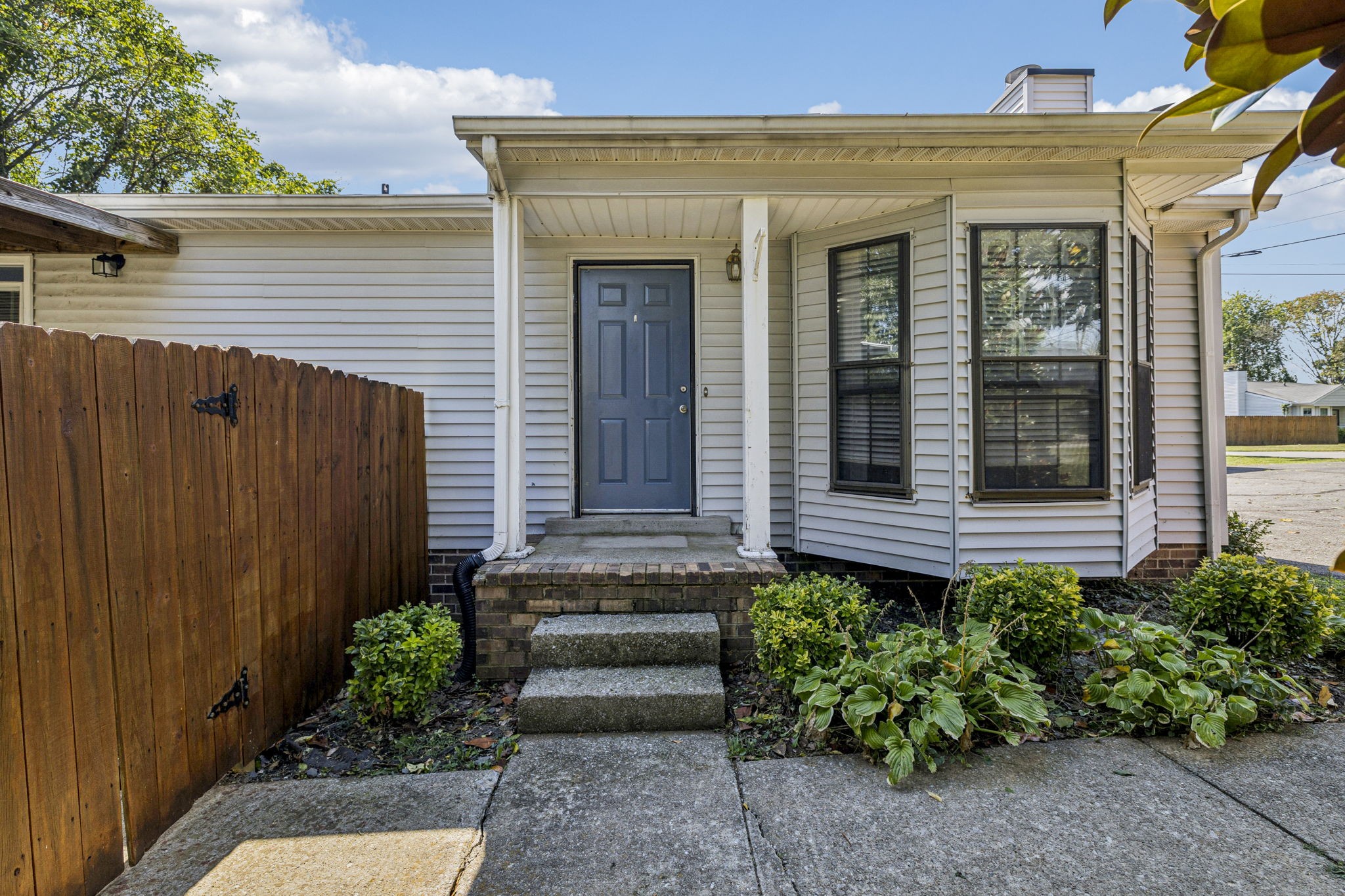 1002 Patio Dr