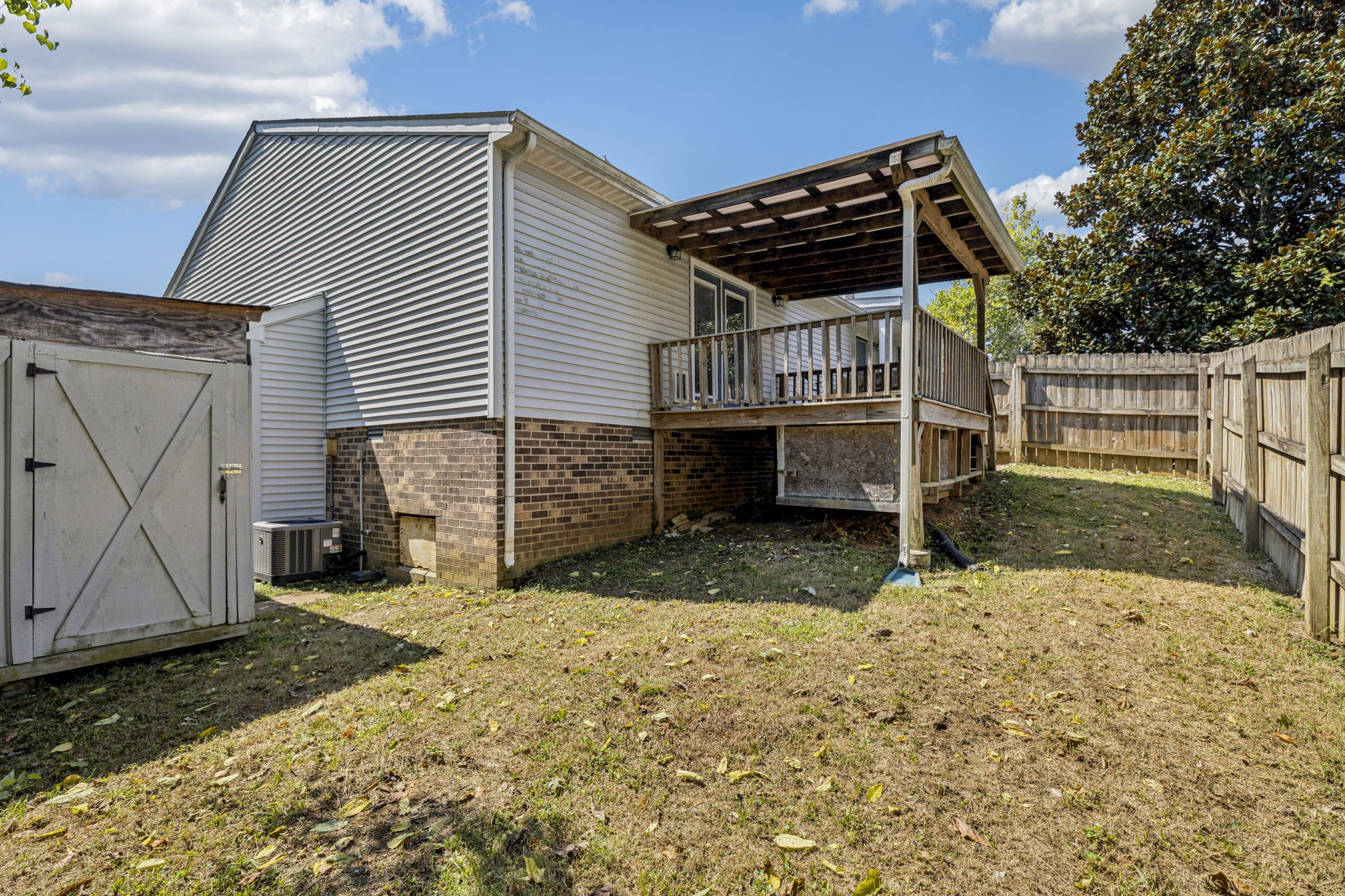 1002 Patio Dr