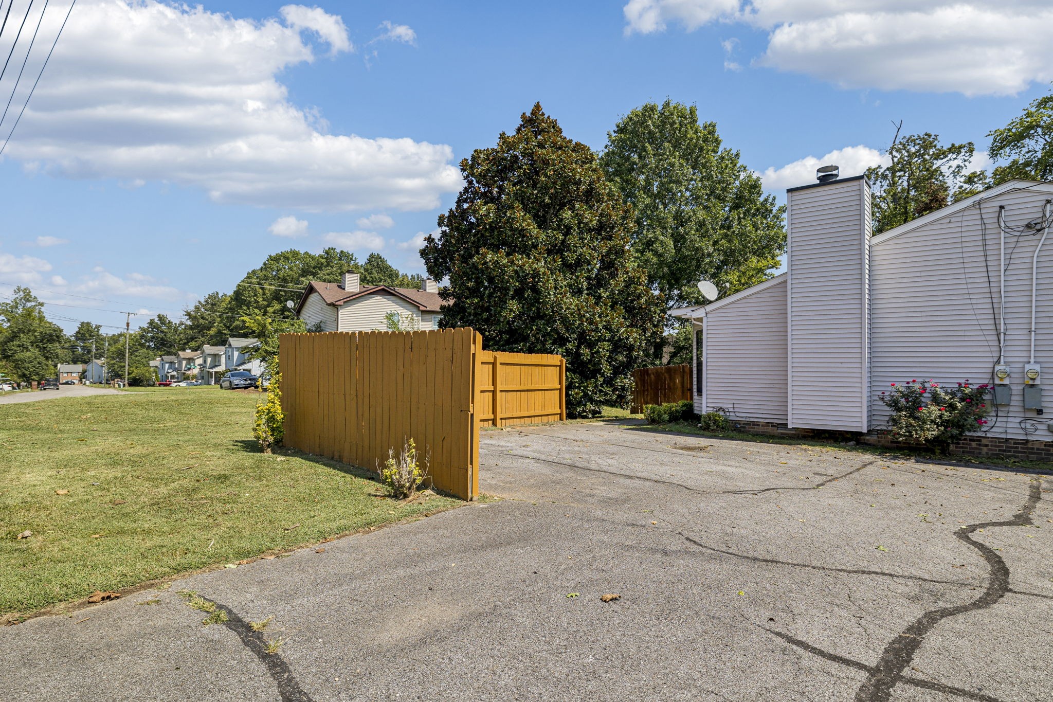 1002 Patio Dr