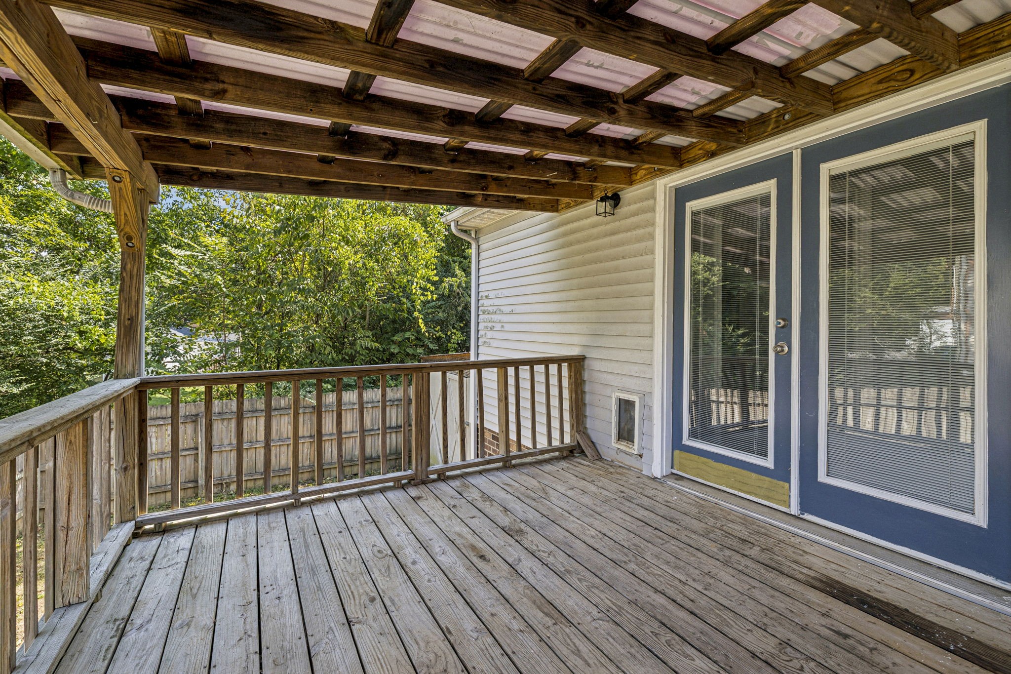 1002 Patio Dr