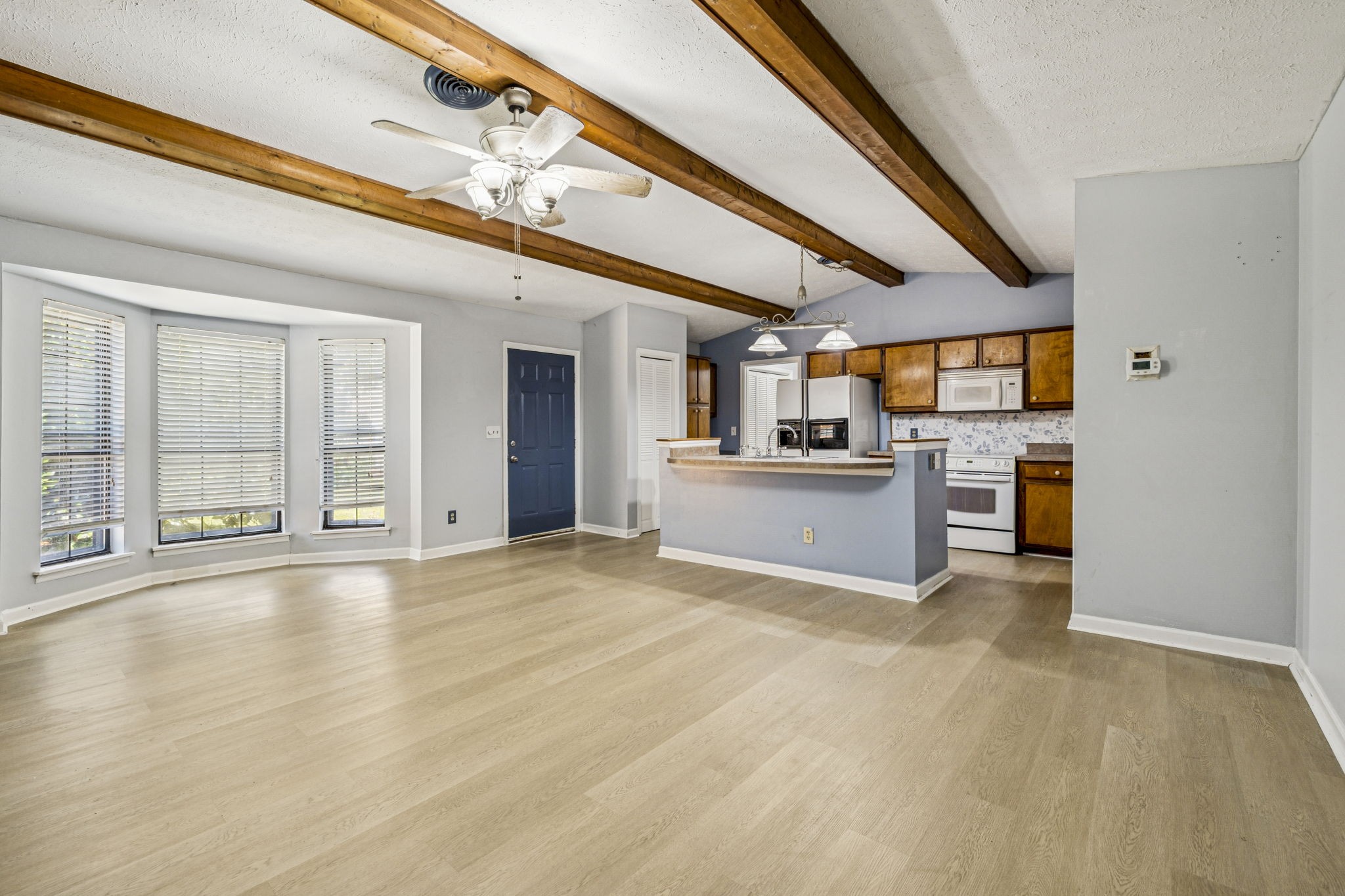 1002 Patio Dr