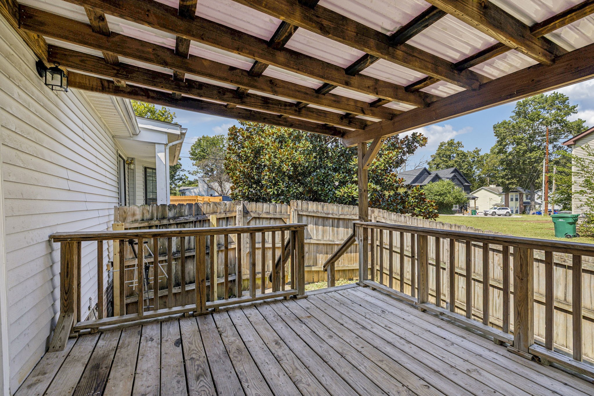1002 Patio Dr