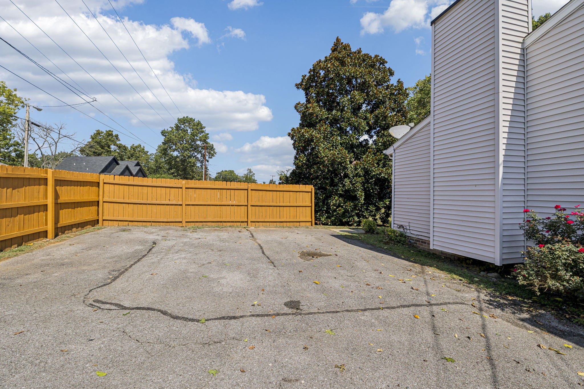 1002 Patio Dr