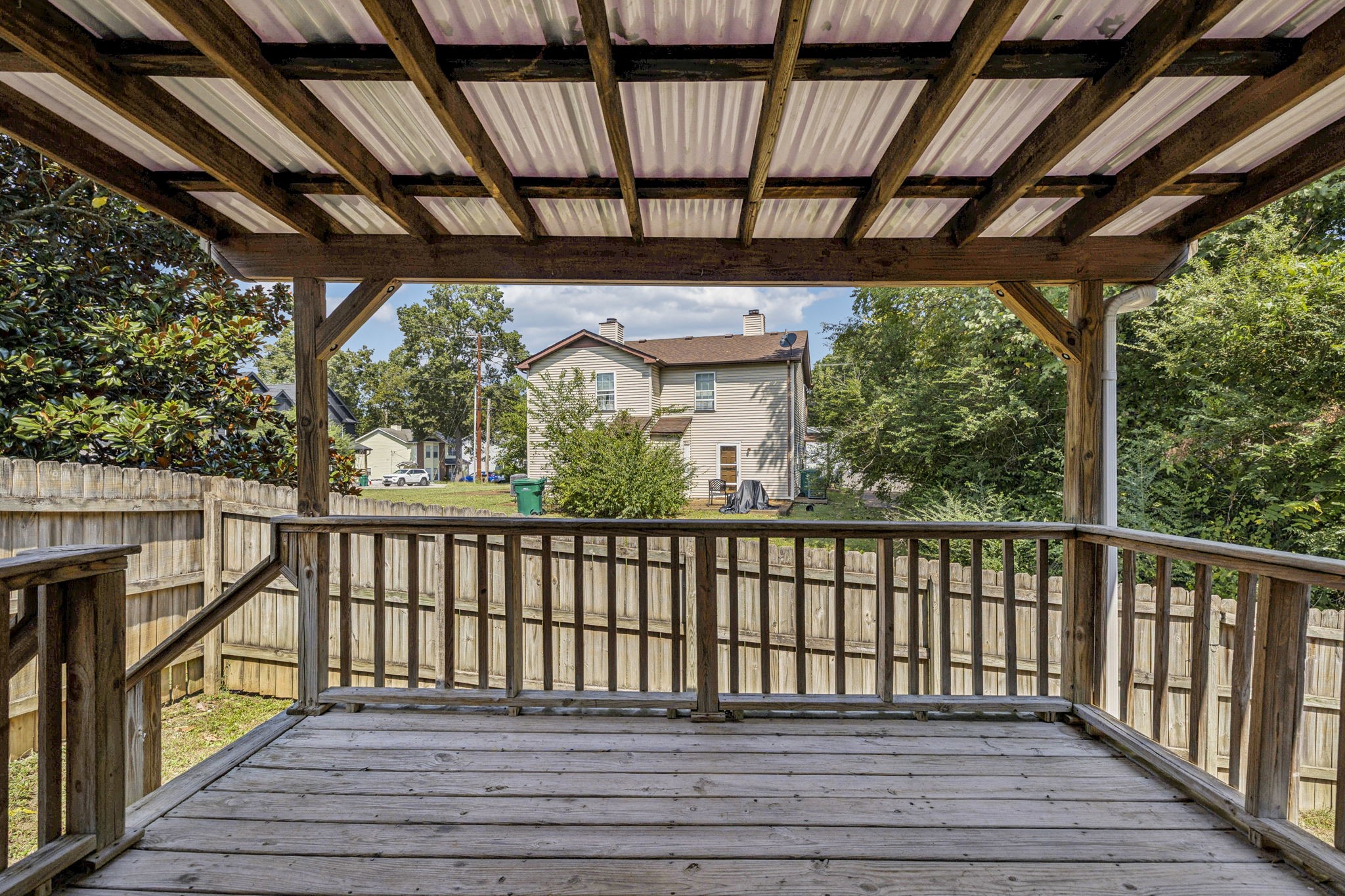 1002 Patio Dr