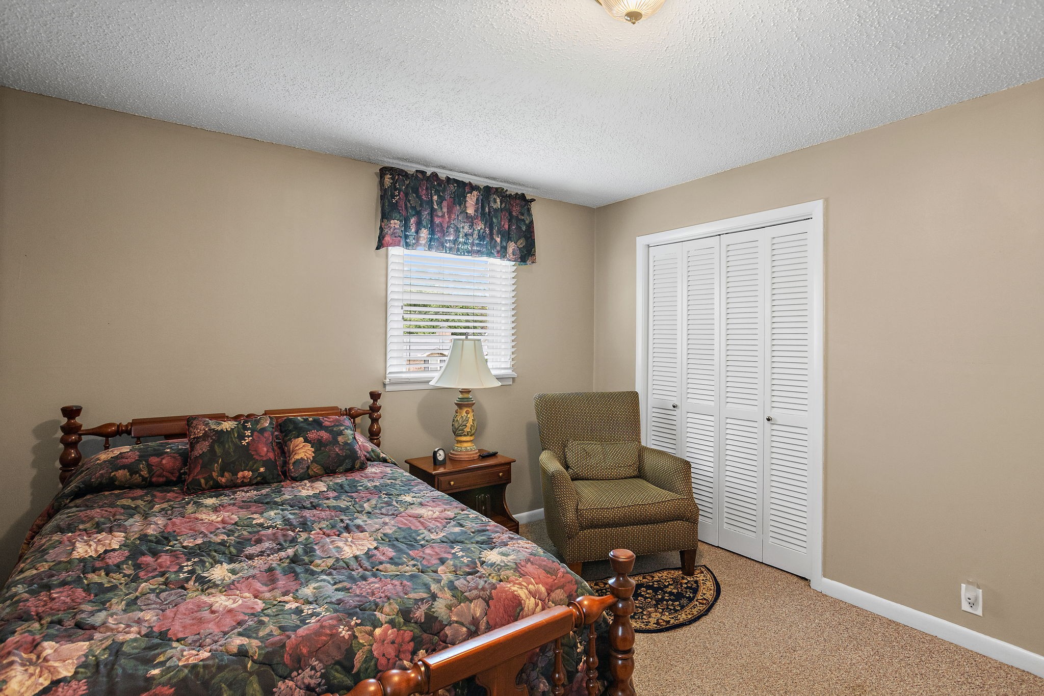 4389 Baton Rouge Dr